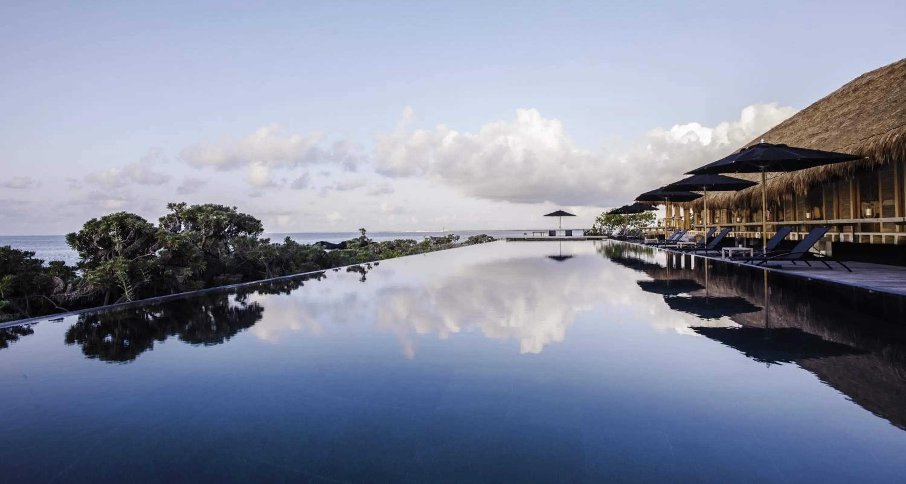 Swimming pool in NIZUC Resort & Spa
