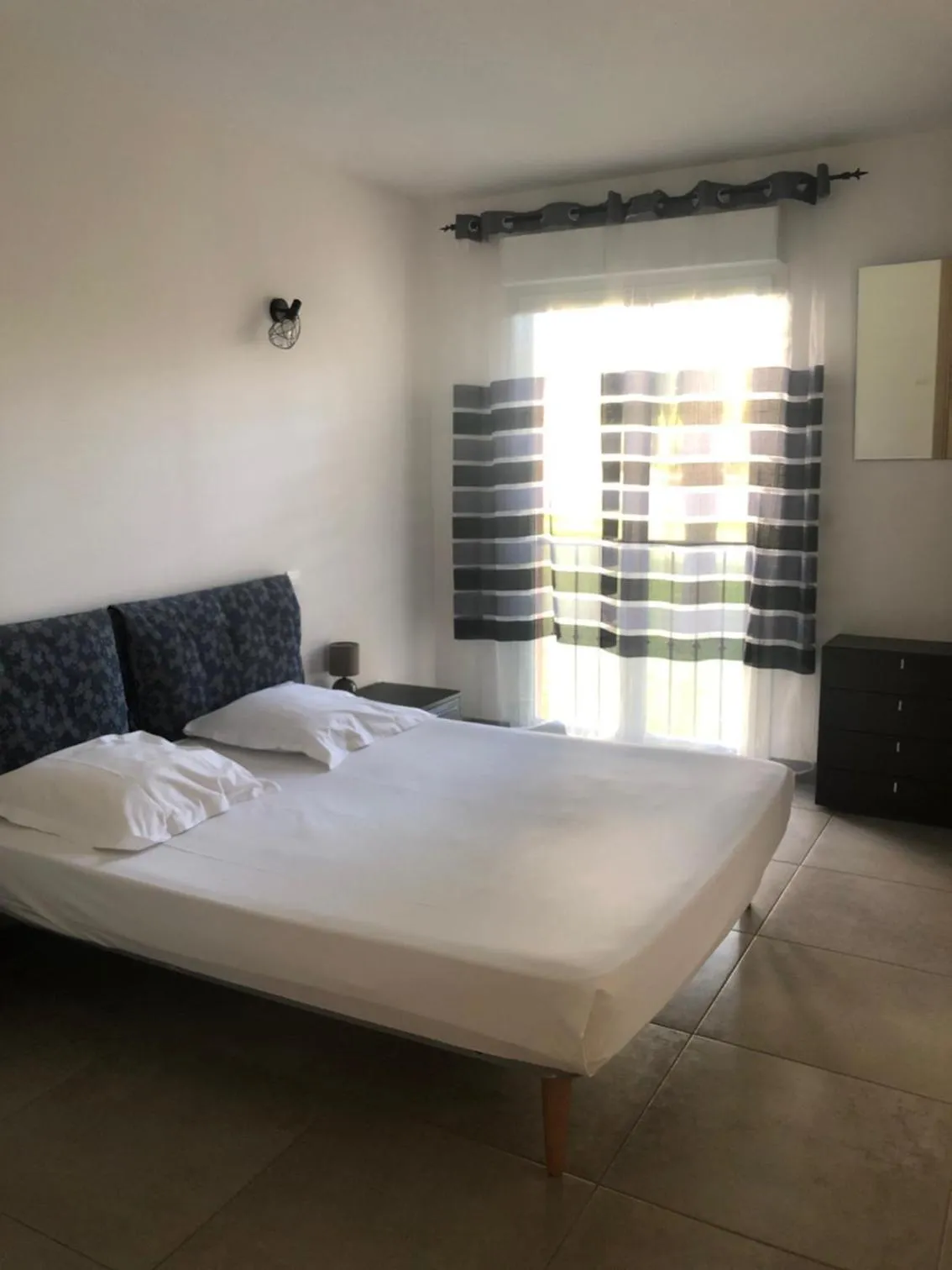 Photo of the whole room, Bed in Residence Marea Resort