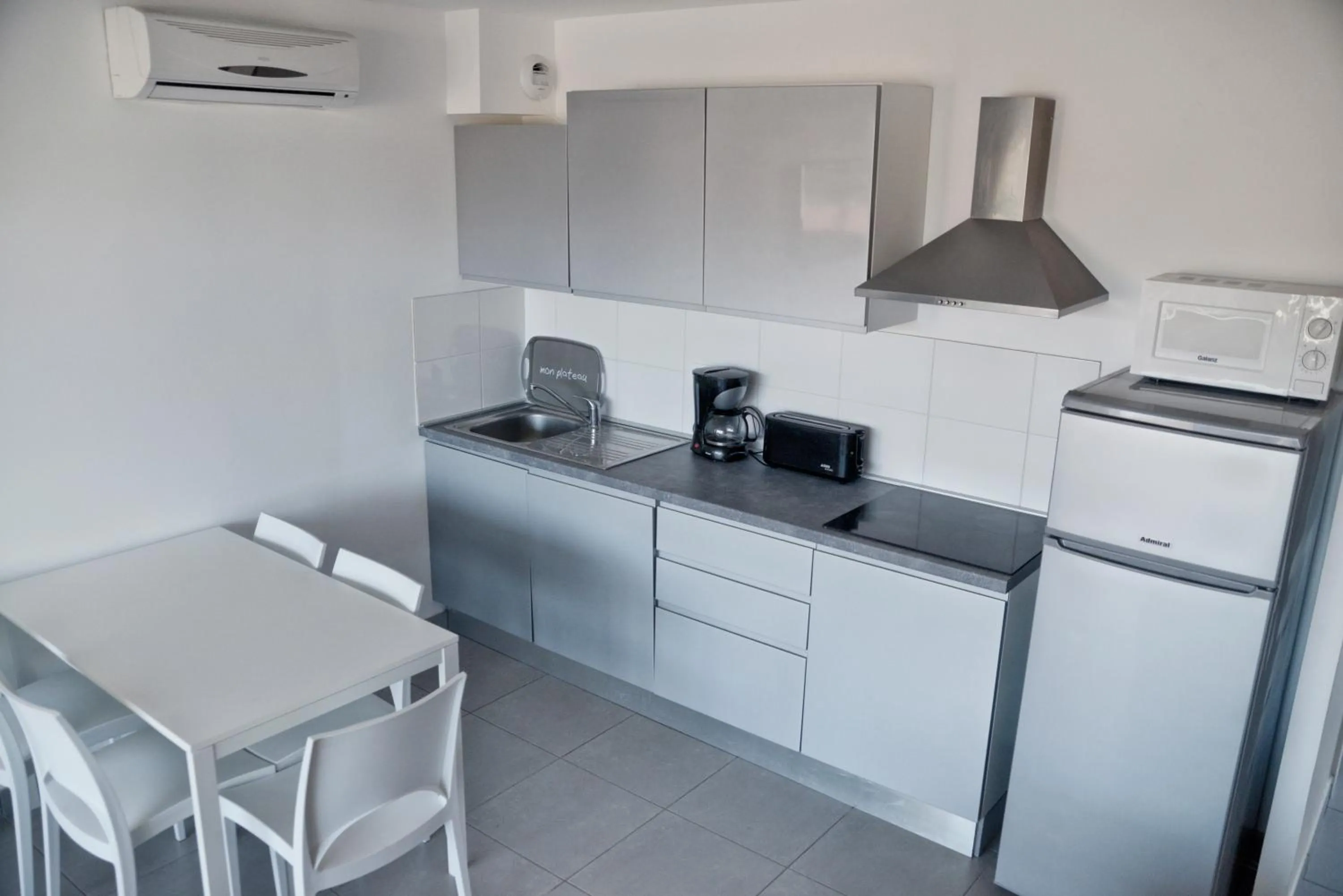 Kitchen or kitchenette in Residence Marea Resort