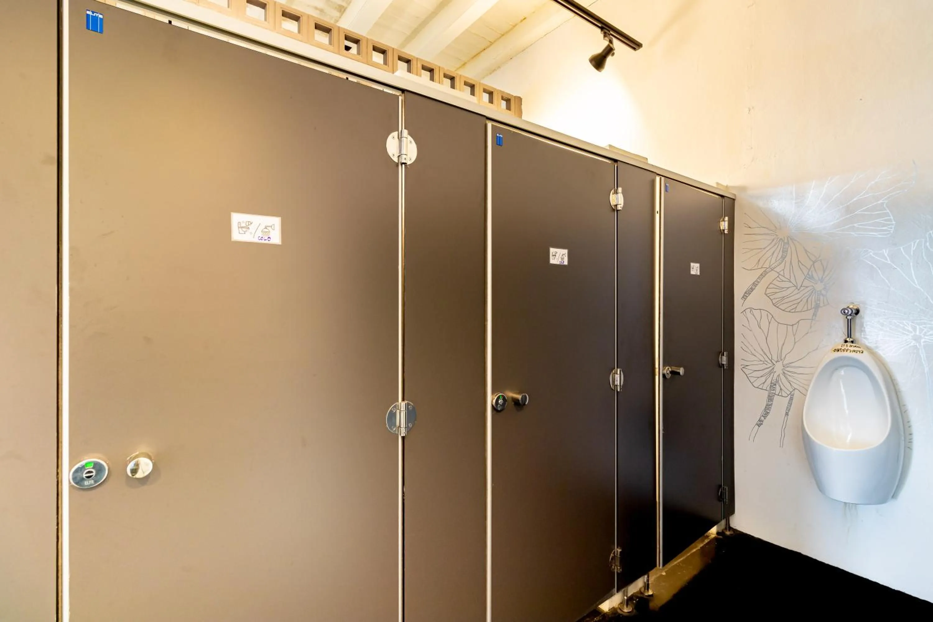 Bathroom in Yu Cafe Hostel