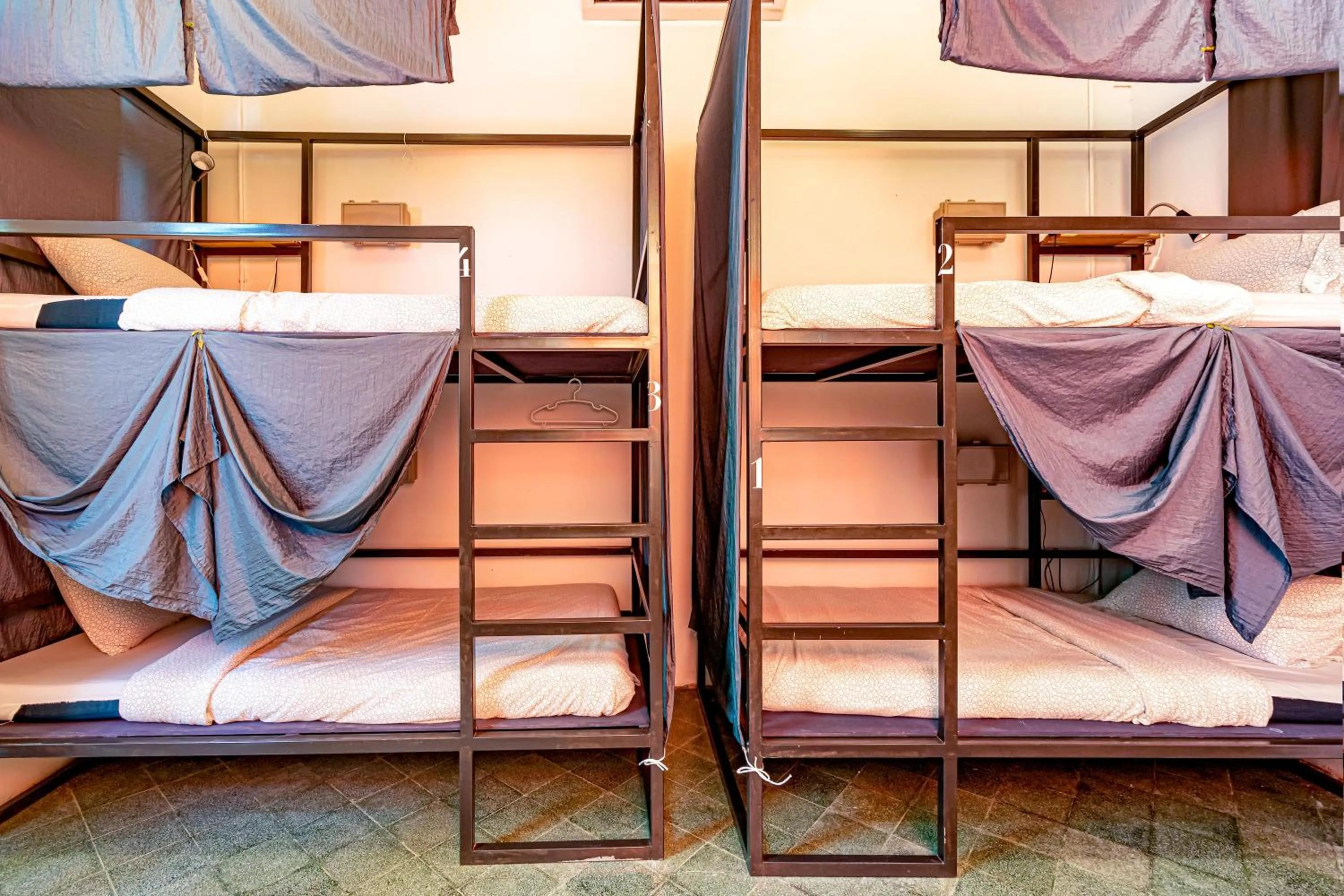 bunk bed, Bed in Yu Cafe Hostel