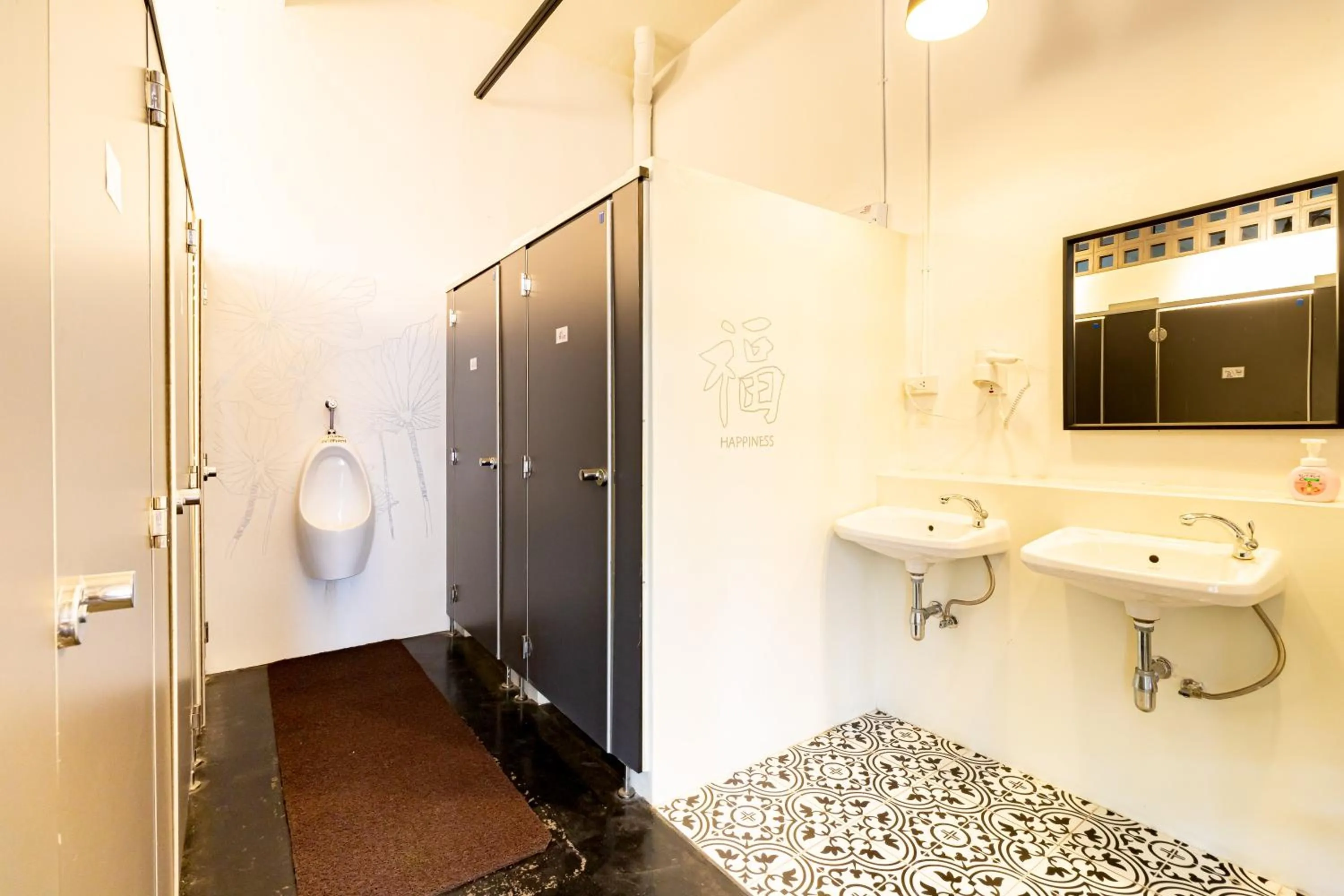 Bathroom in Yu Cafe Hostel