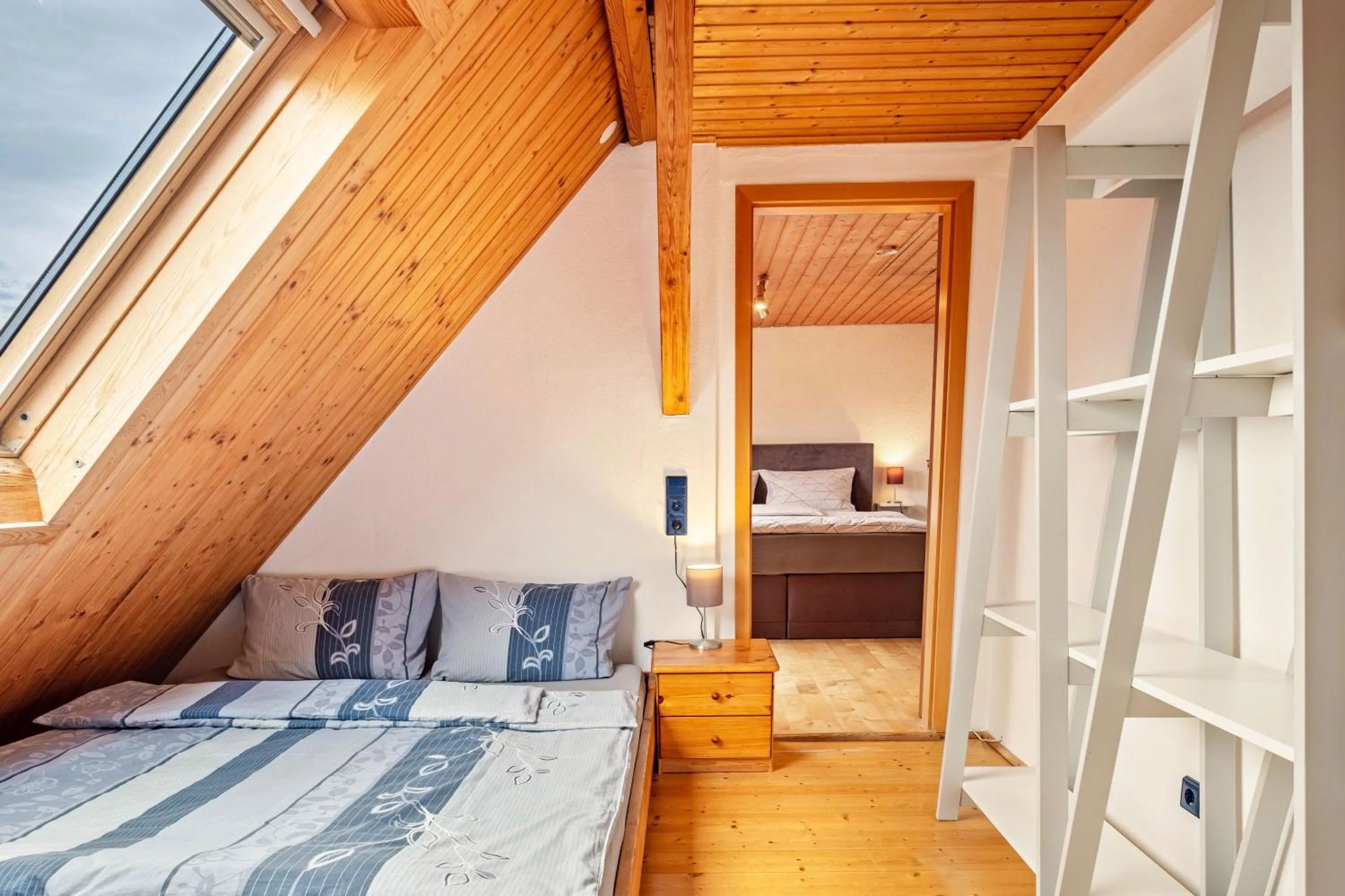 Property building, Bed in Appartement Lehen