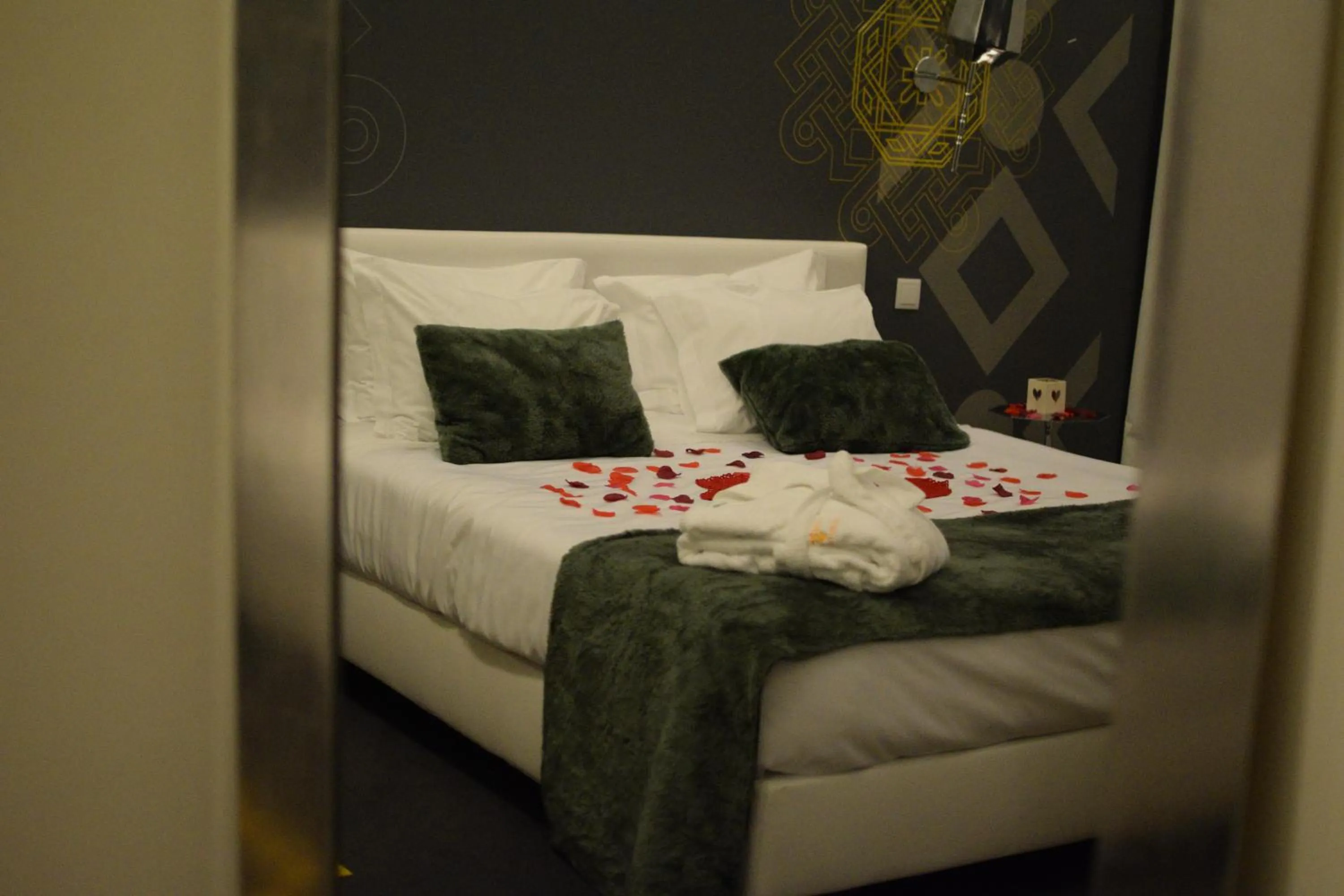 Decorative detail, Bed in HD | Duecitânia Design Hotel