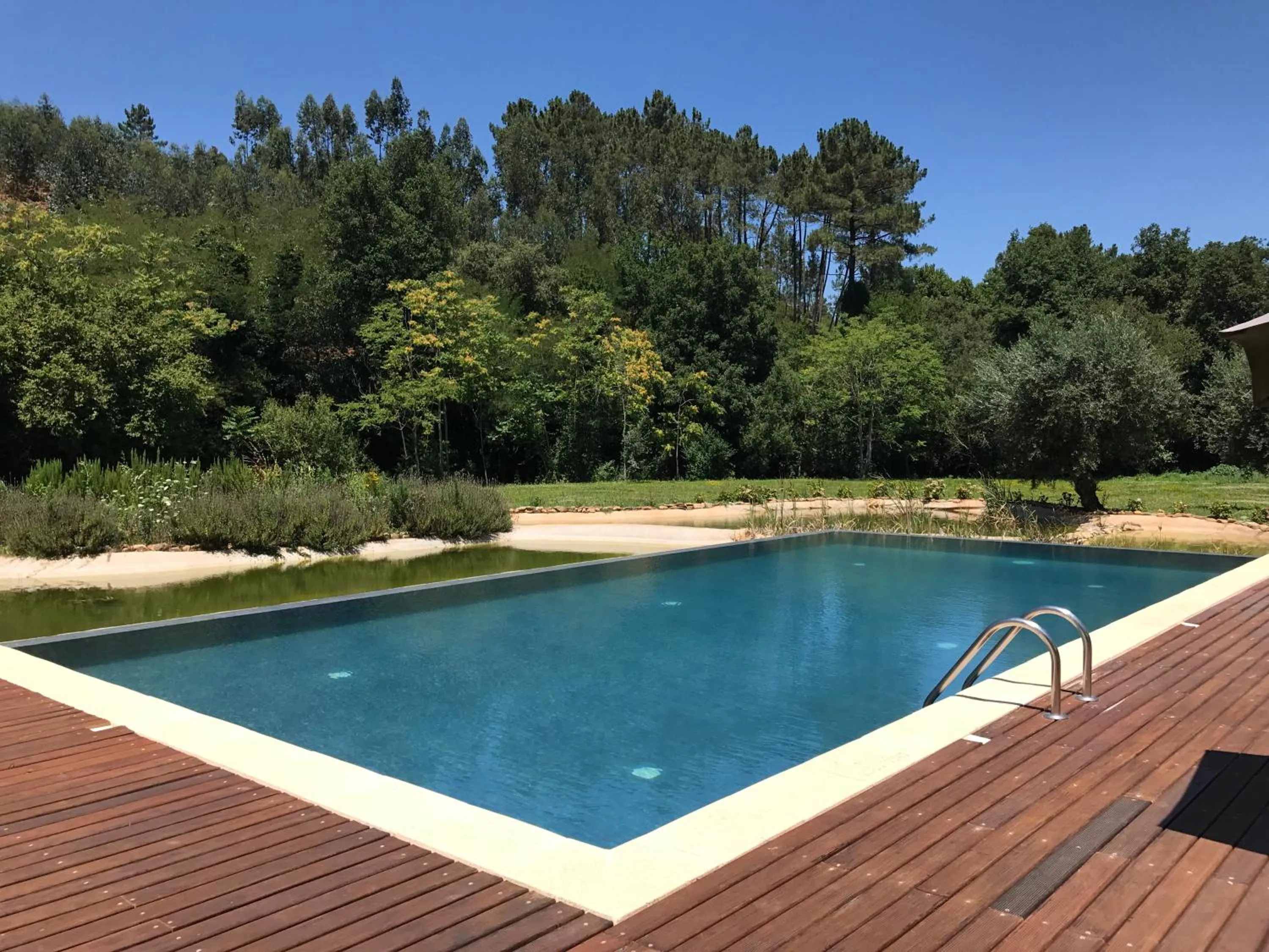 Swimming pool in HD | Duecitânia Design Hotel