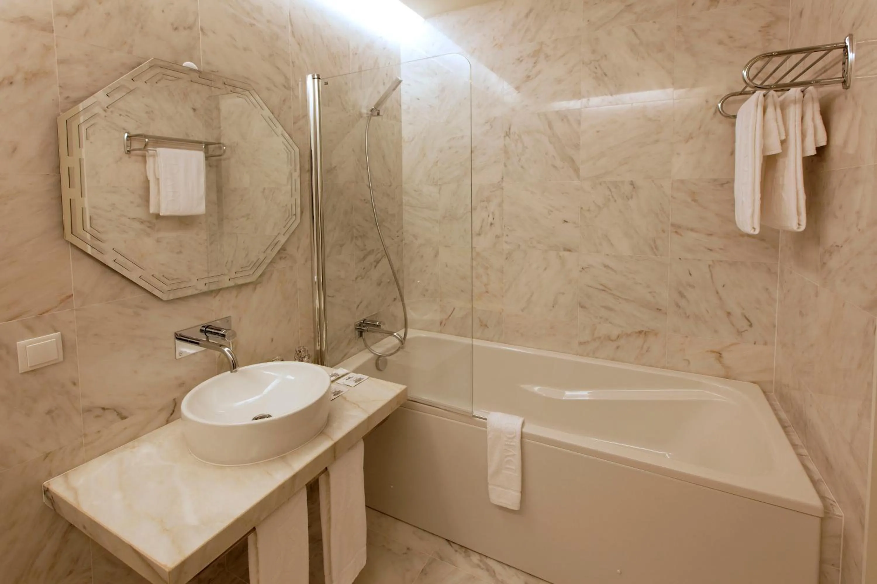 Toilet in HD | Duecitânia Design Hotel