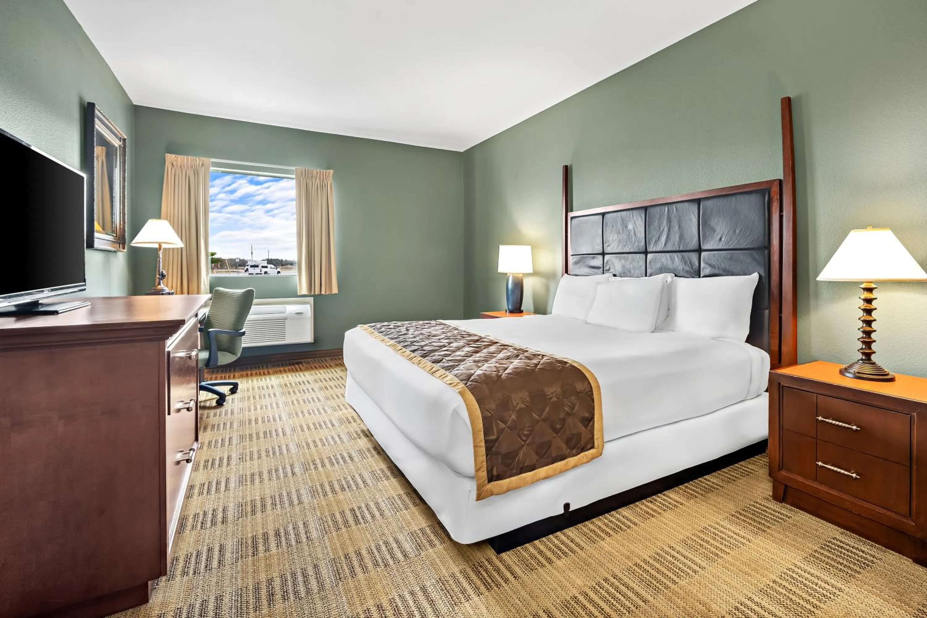 Bed in Americas Best Value Inn Somerville Texas