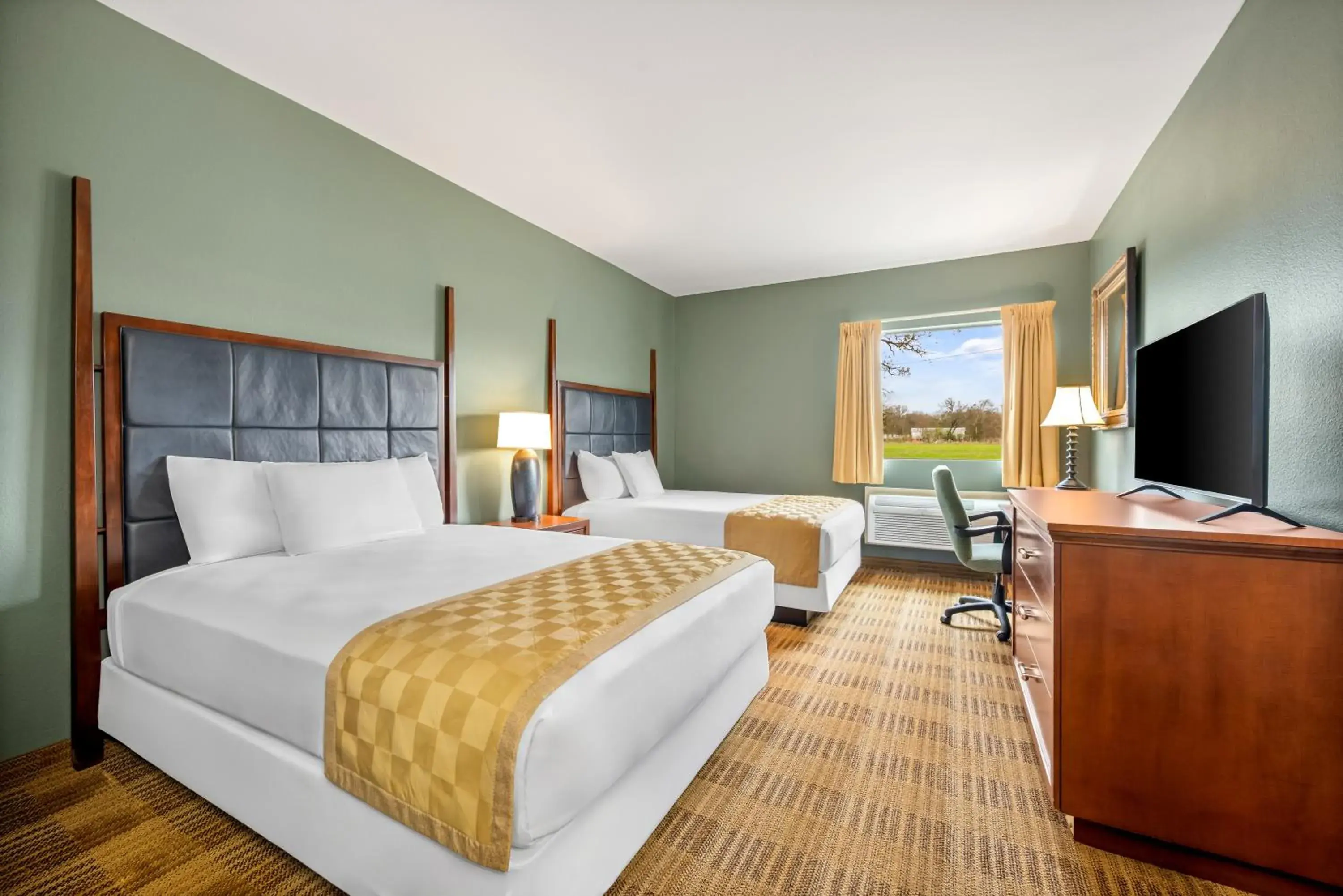 Bed in Americas Best Value Inn Somerville Texas Bed in Americas Best Value Inn Somerville Texas