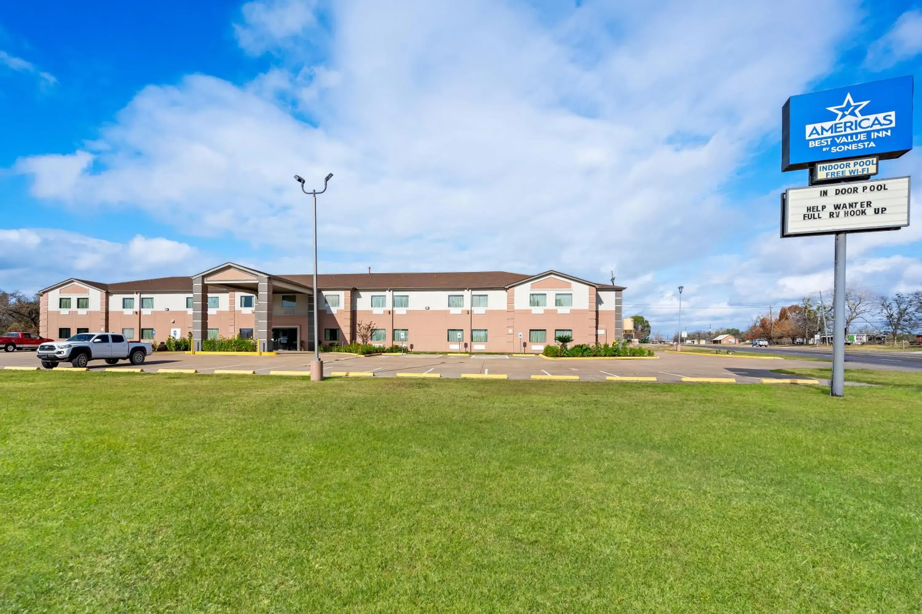 Property building in Americas Best Value Inn Somerville Texas Property building in Americas Best Value Inn Somerville Texas