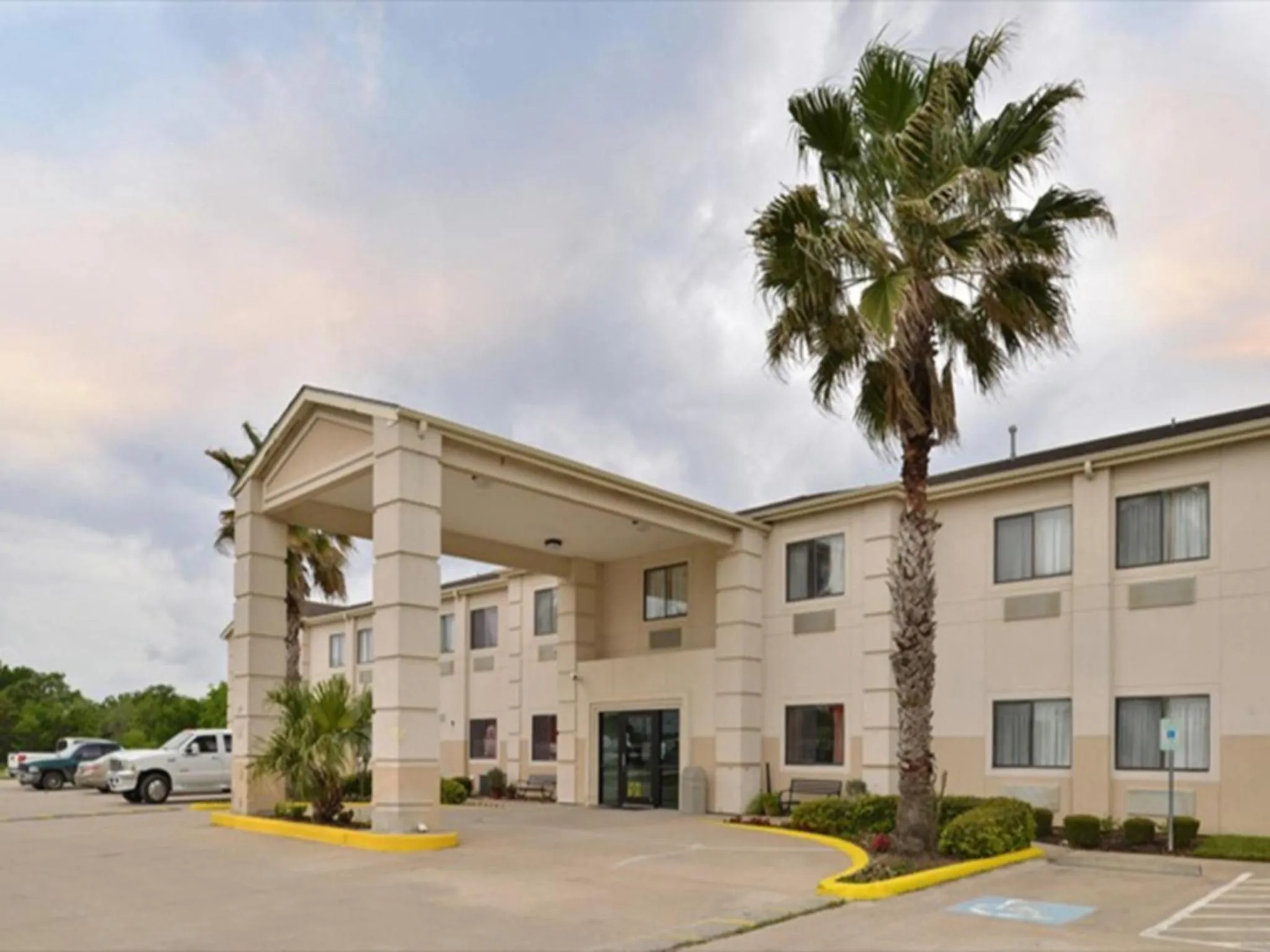 Facade/entrance in Americas Best Value Inn Somerville Texas