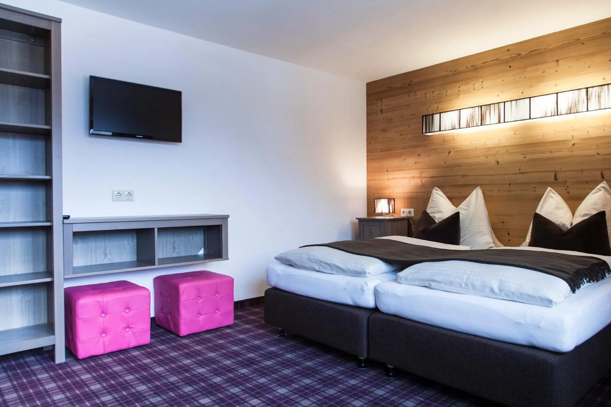 Photo of the whole room, Bed in Schweiger