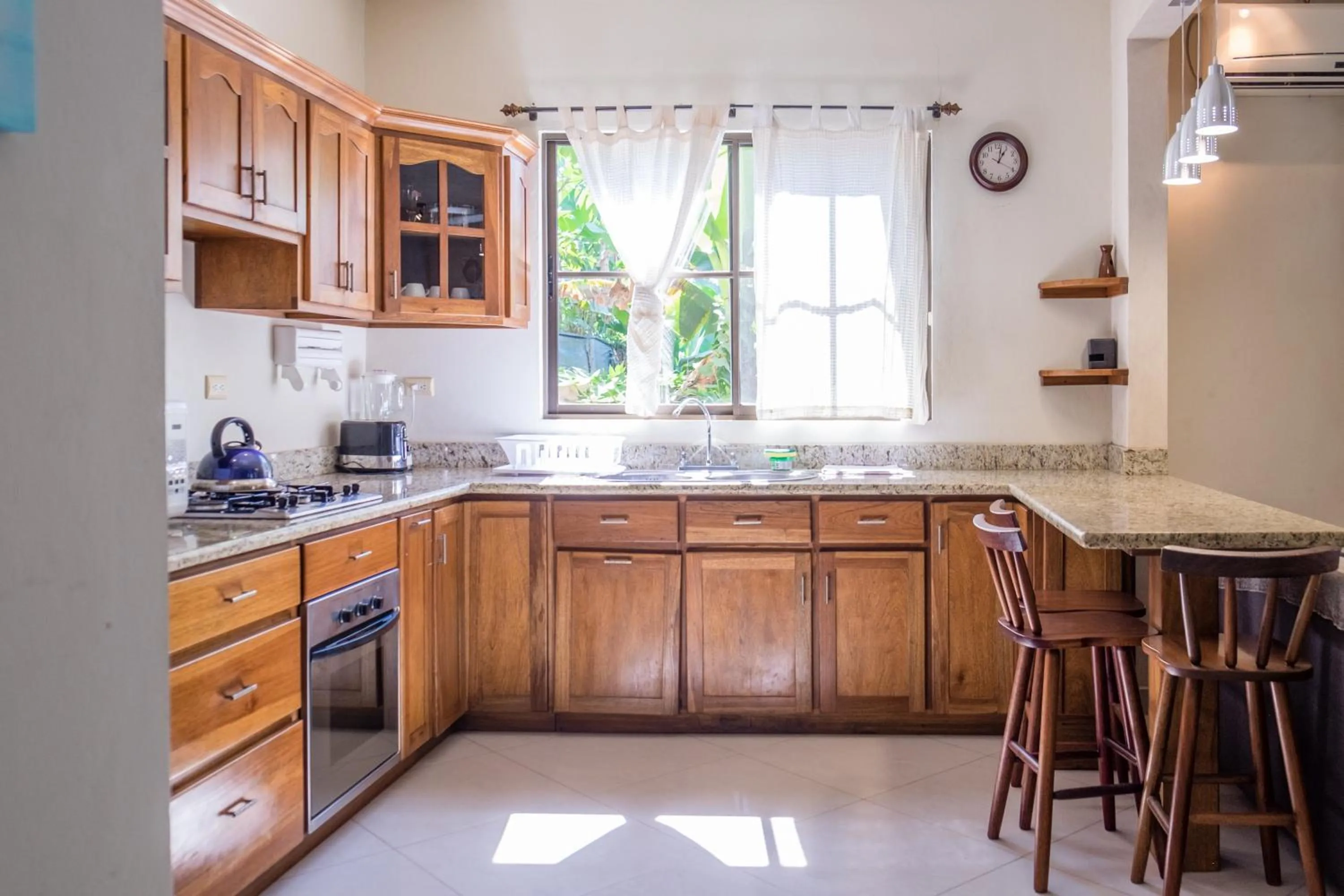 Coffee/tea facilities in Zula Inn Aparthotel