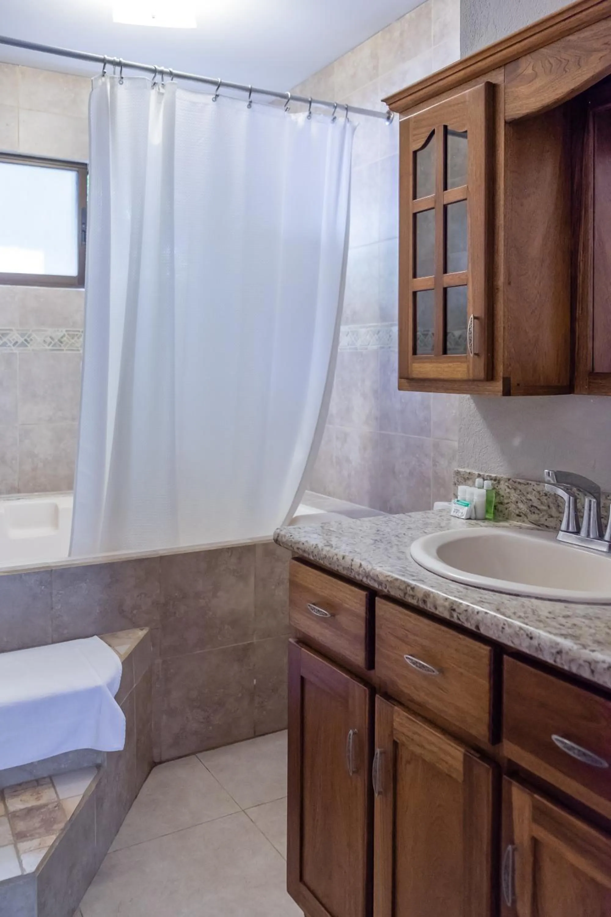 Bathroom in Zula Inn Aparthotel