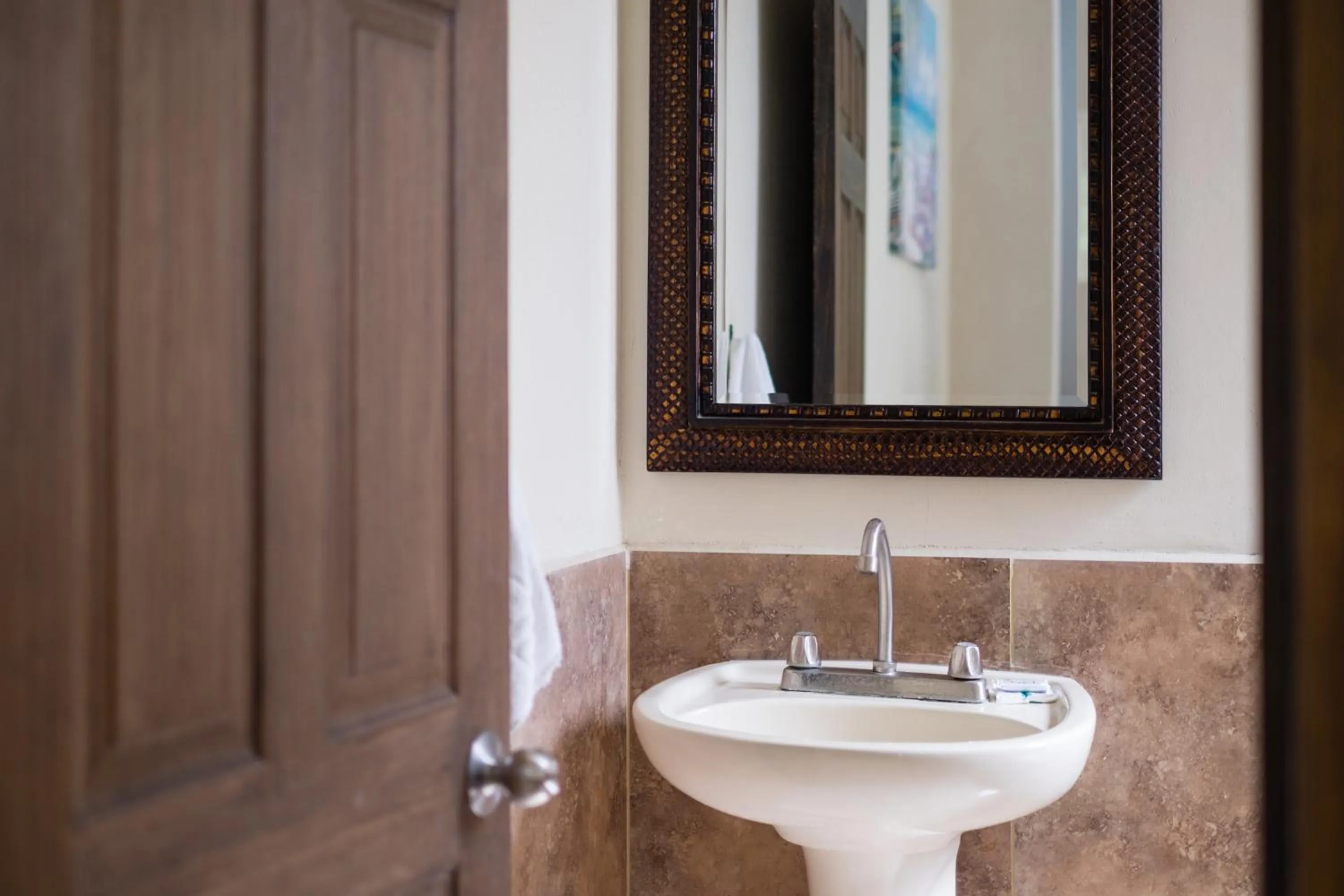 Toilet in Zula Inn Aparthotel