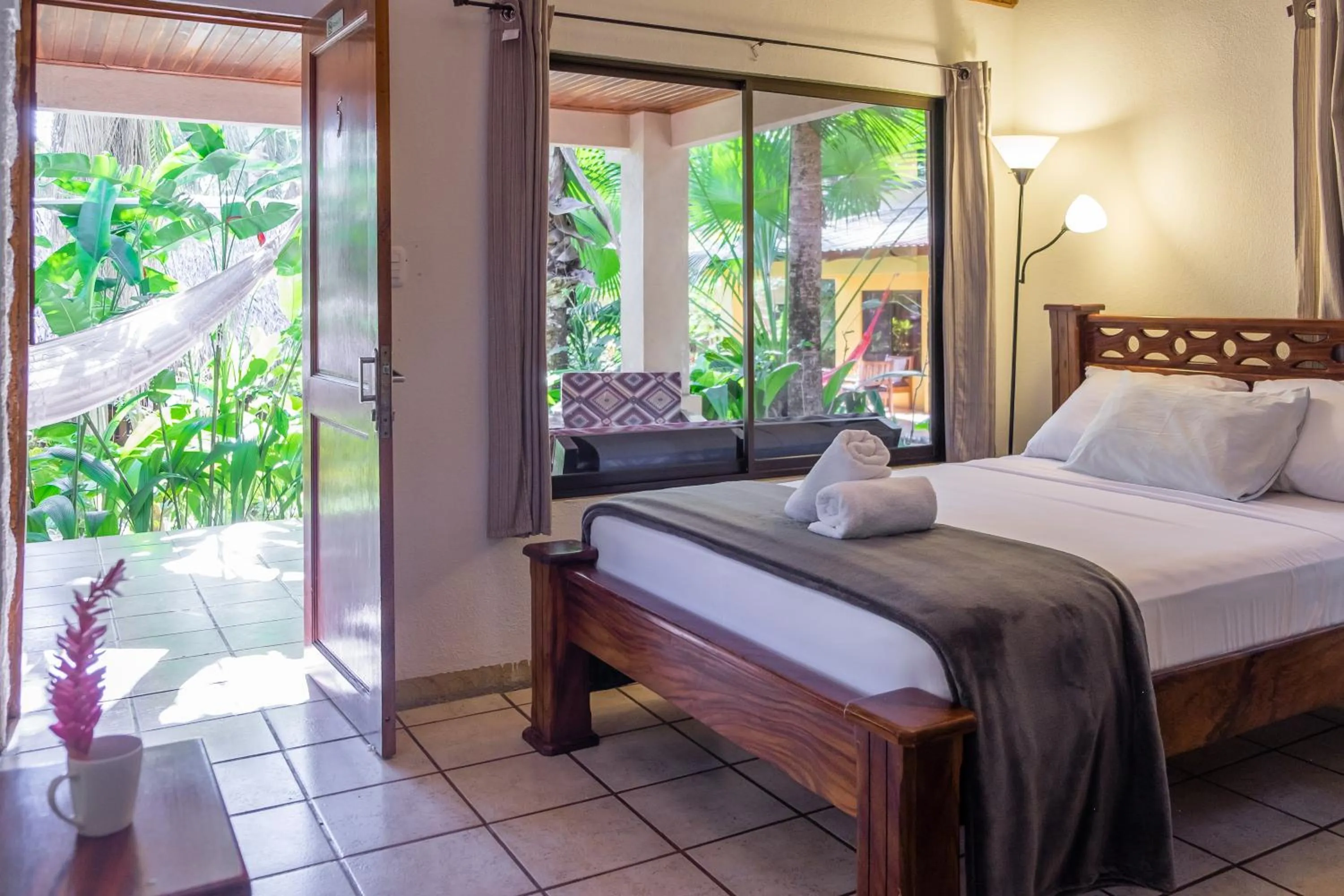 Bed in Zula Inn Aparthotel