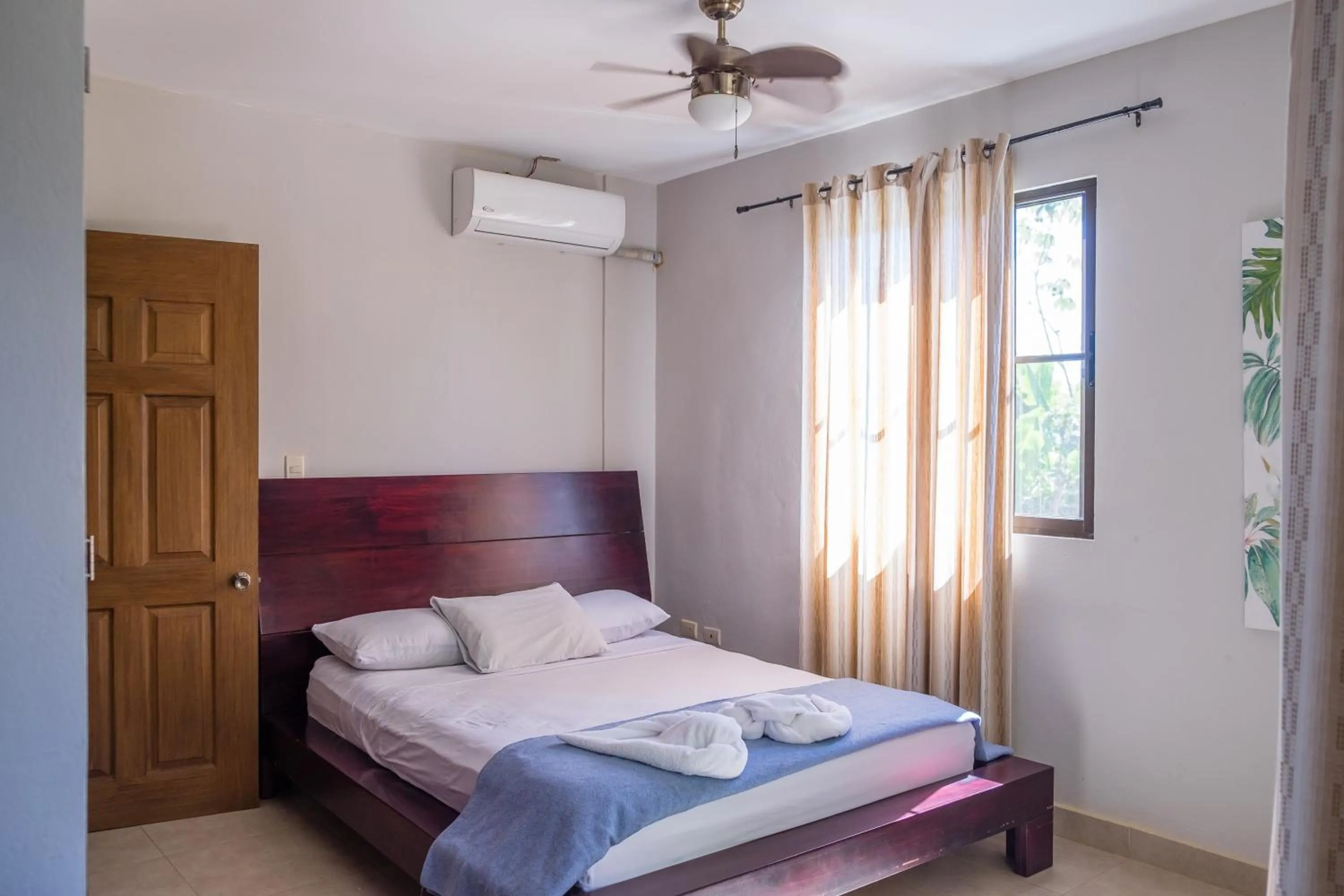 Bed in Zula Inn Aparthotel