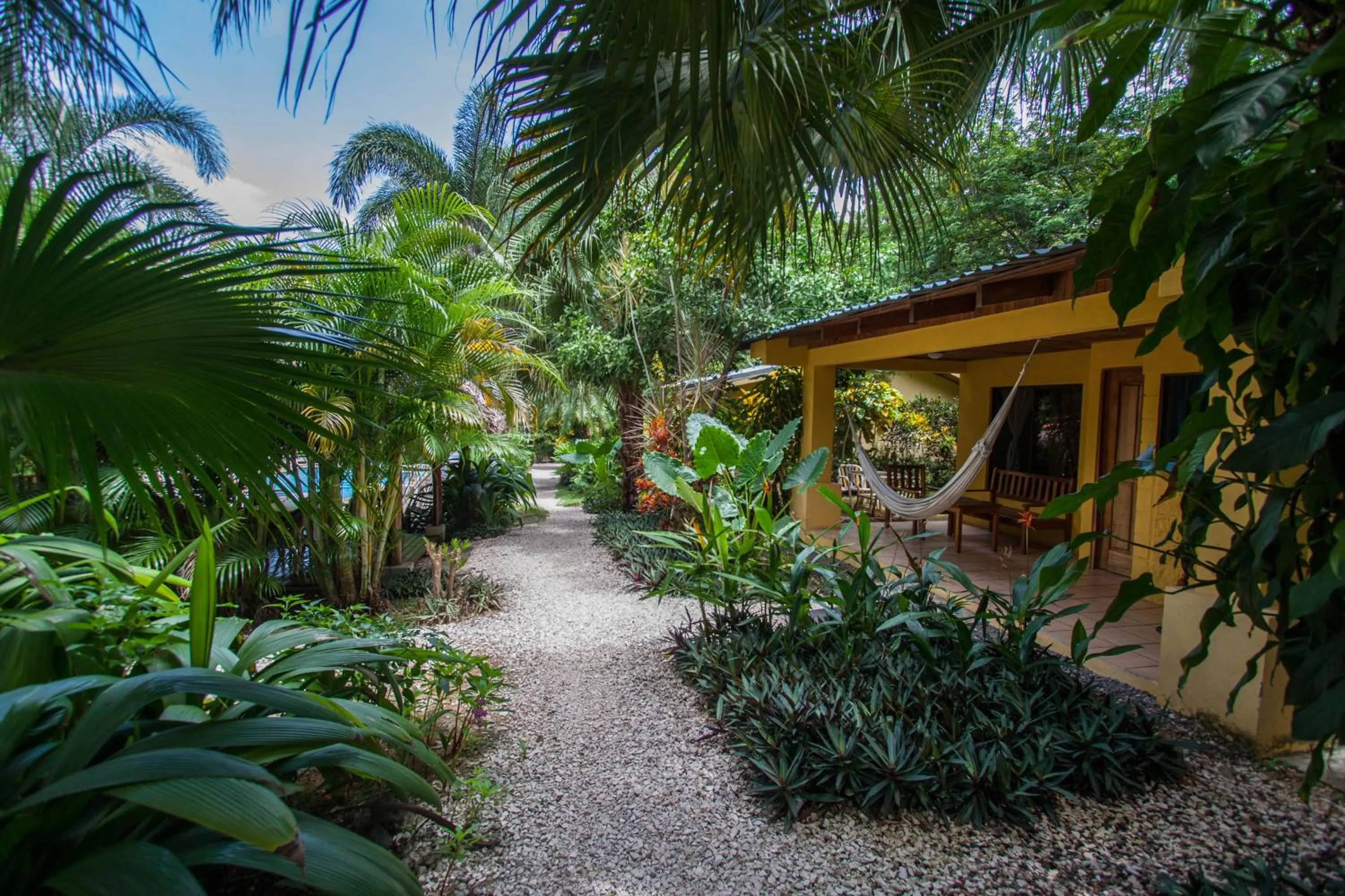 Facade/entrance in Zula Inn Aparthotel