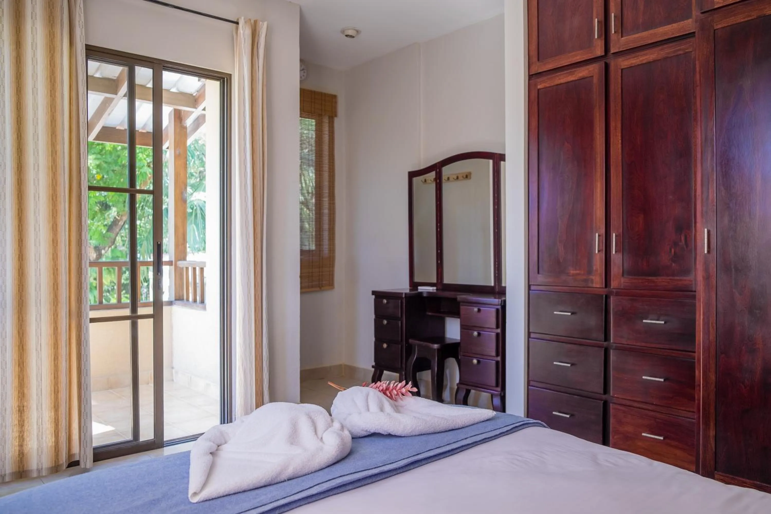 Bed in Zula Inn Aparthotel