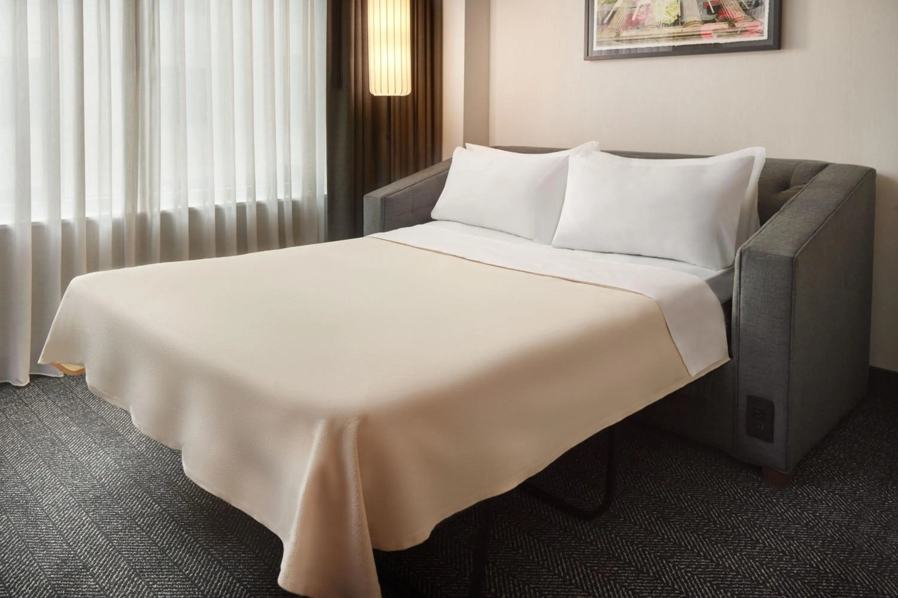 Photo of the whole room, Bed in Courtyard by Marriott Washington, D.C./Foggy Bottom