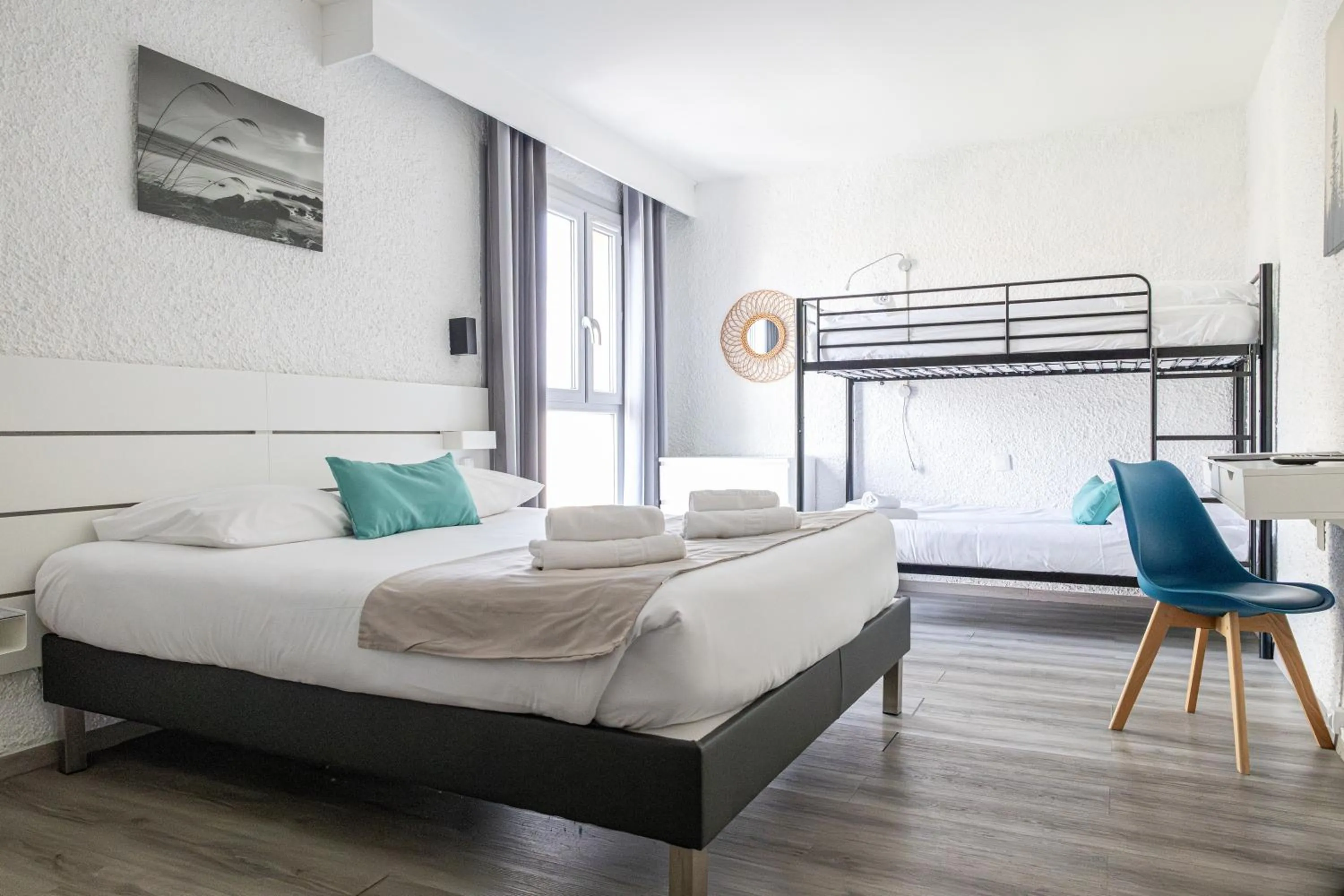 Photo of the whole room, Bed in Hotel Aquarius