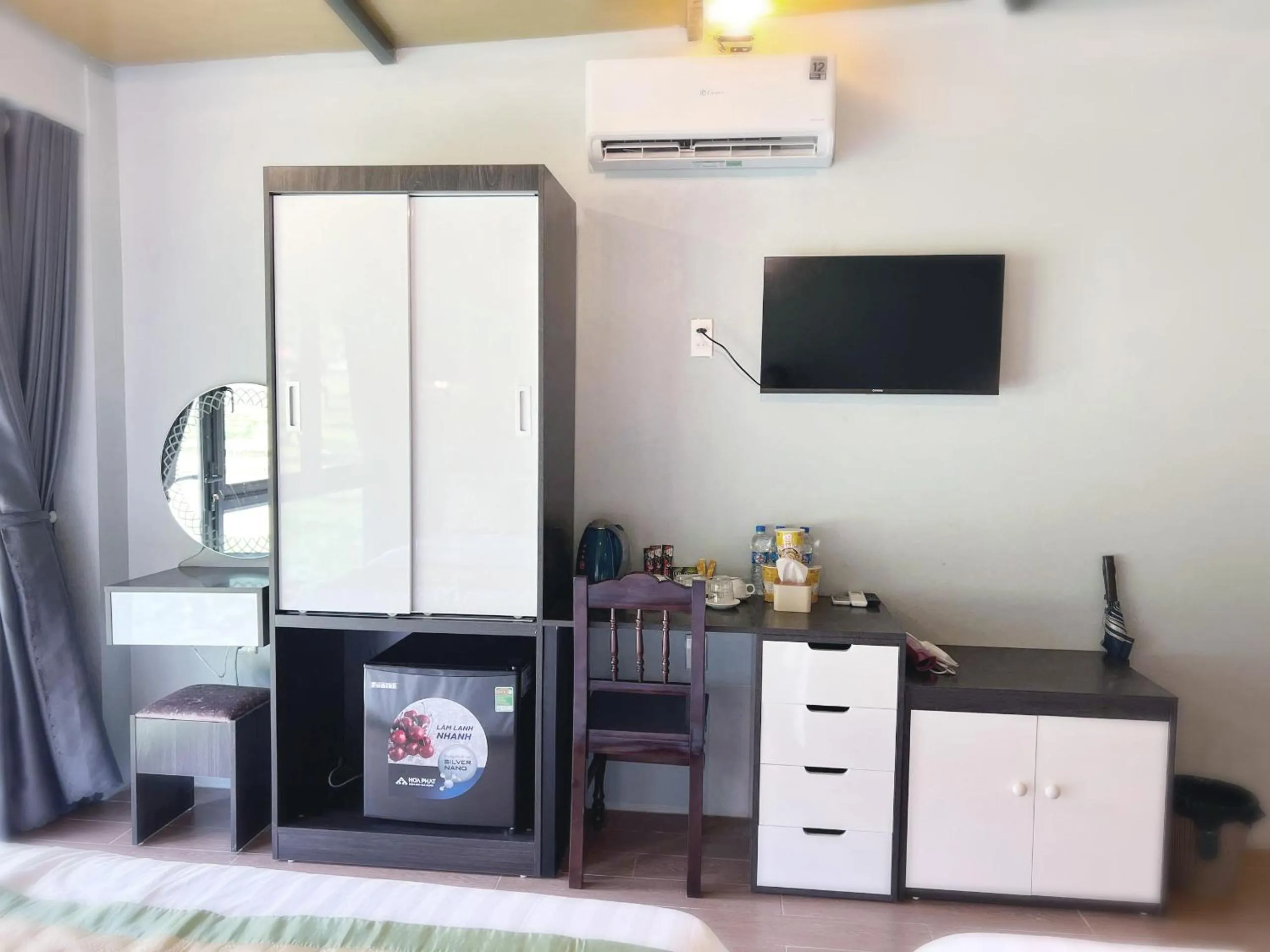 Photo of the whole room, Bed in Mai Chau Sky Resort