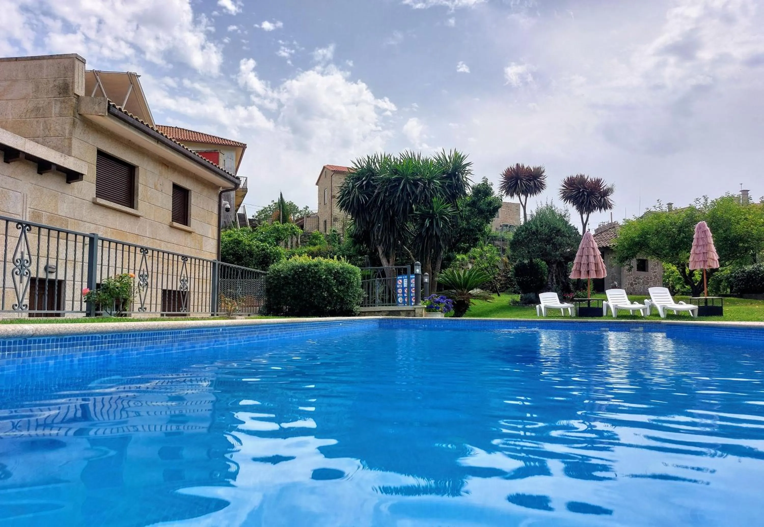Swimming pool in Hotel Apartamento Marouco