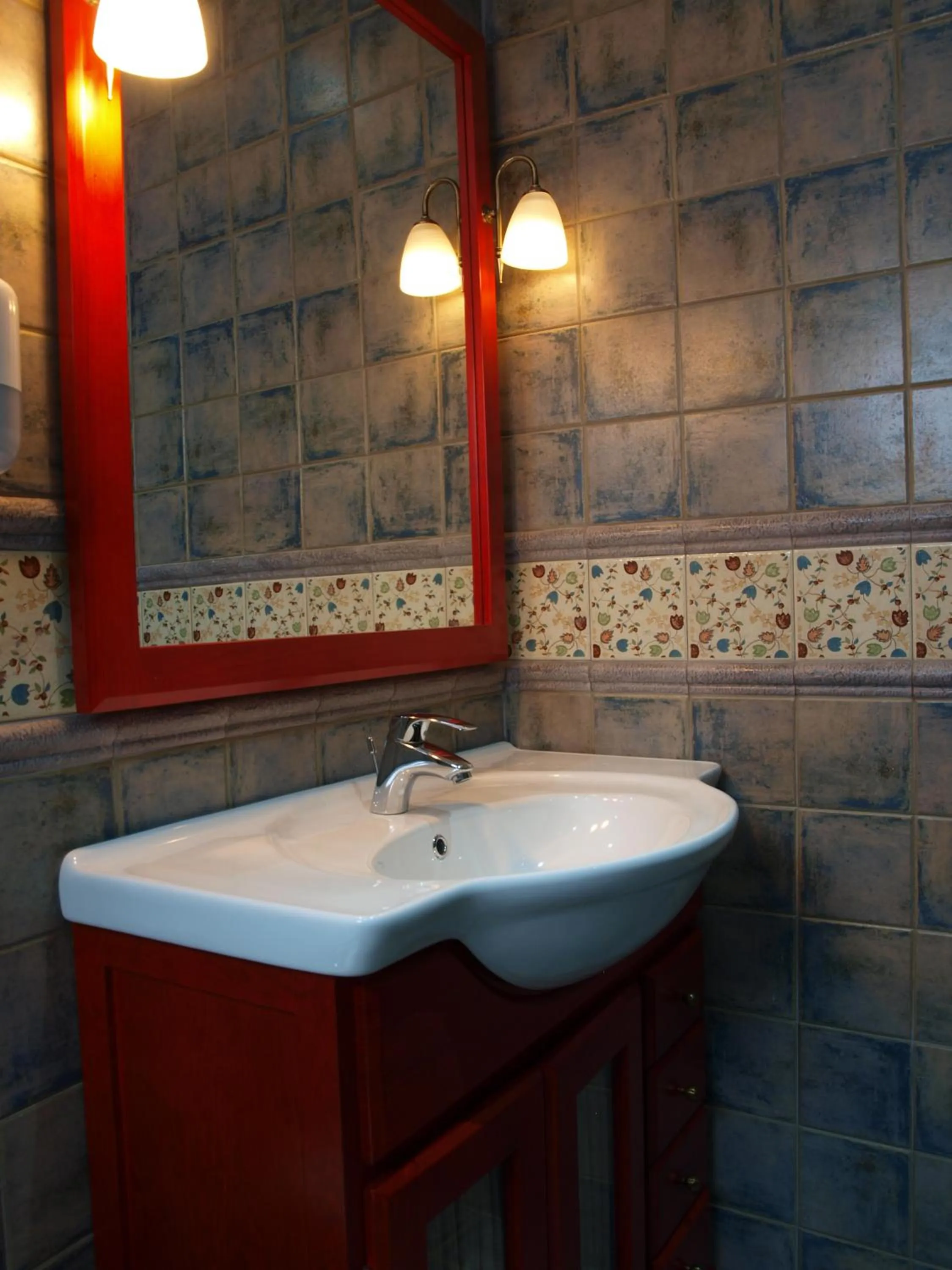 Shower in Hotel Apartamento Marouco