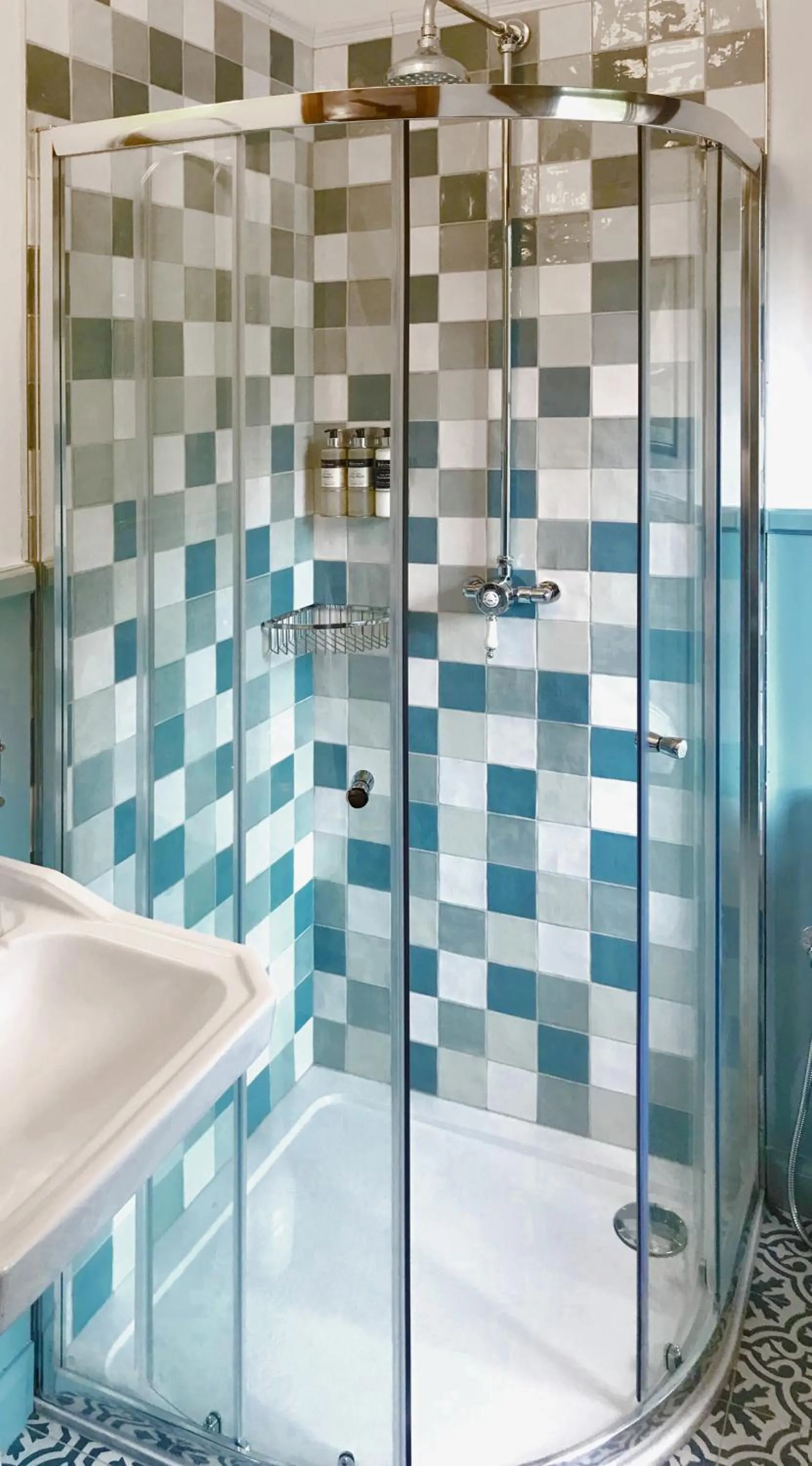 Shower in Rokeby Manor