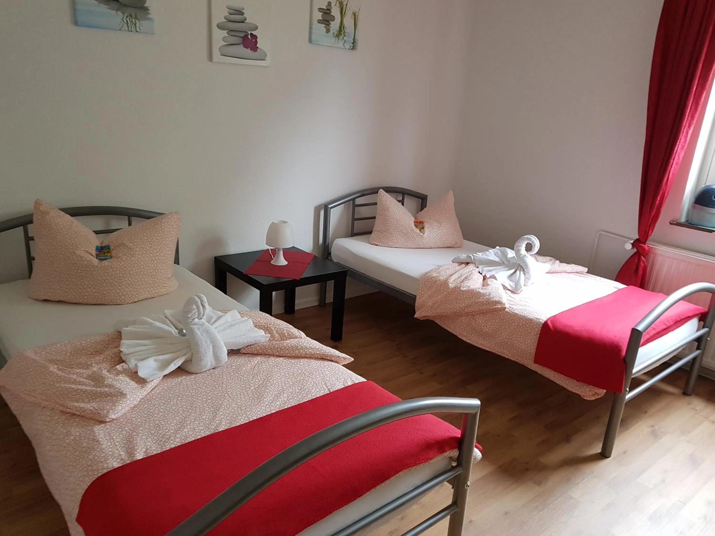Bed in Ferienwohnungen by K Krause