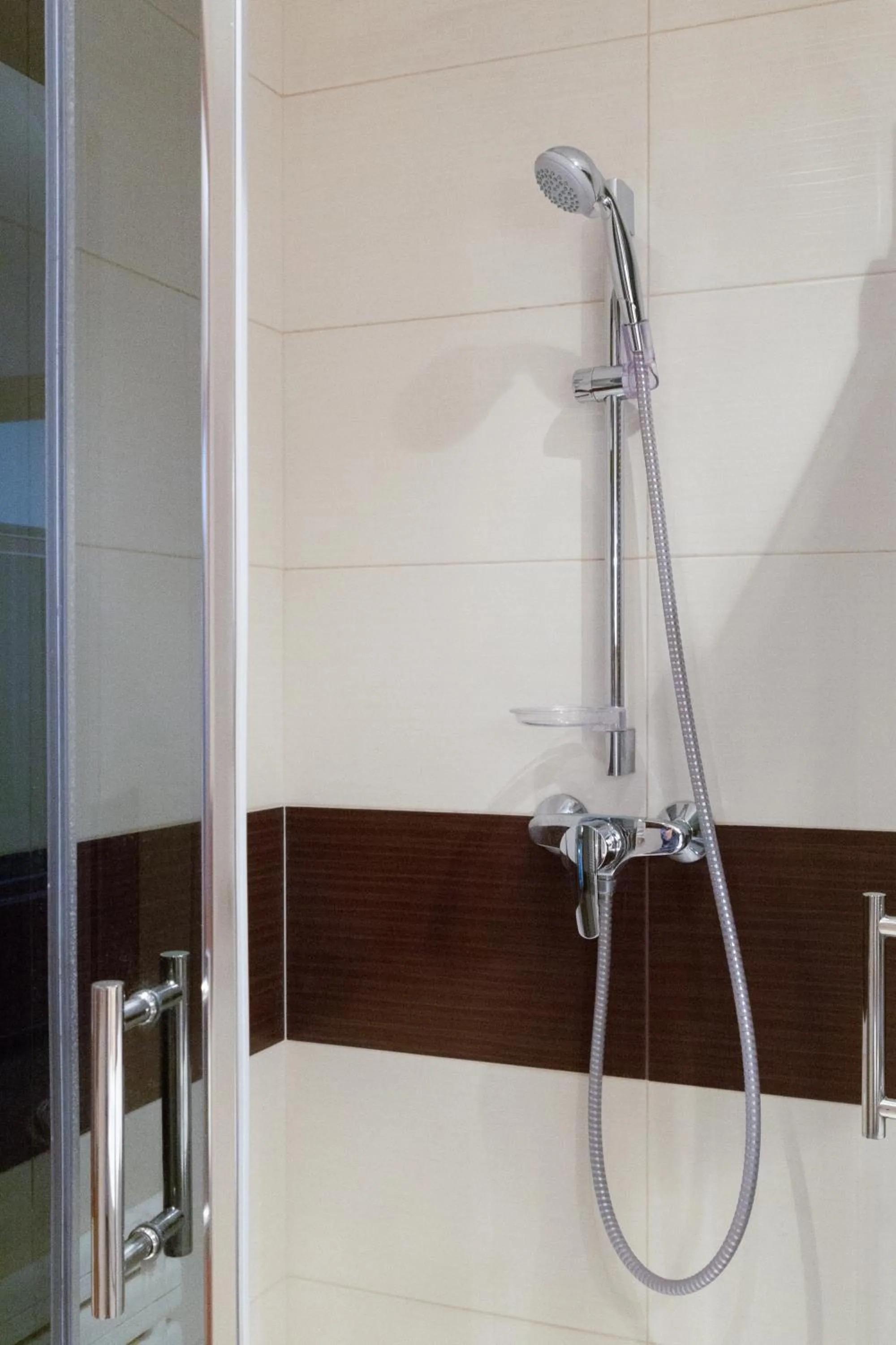Shower in Traditional Apartment Starowiślna street