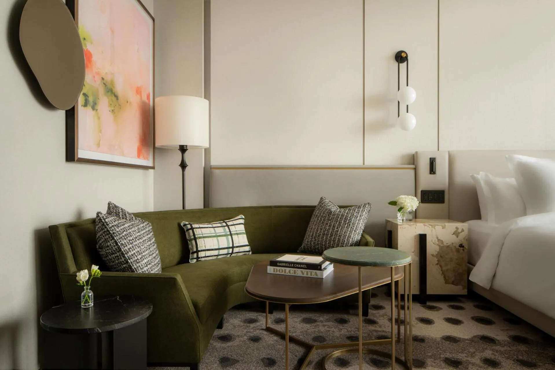 Bed in Four Seasons Hotel Toronto