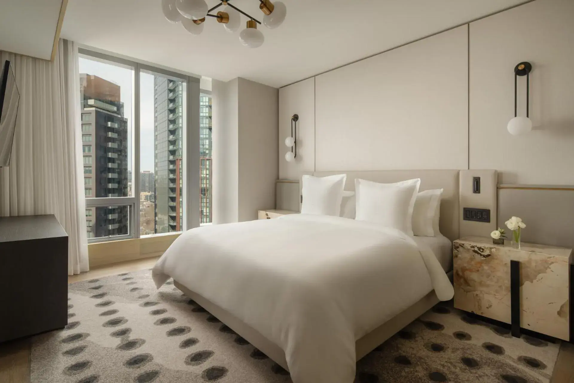 Corner Suite in Four Seasons Hotel Toronto Corner Suite in Four Seasons Hotel Toronto