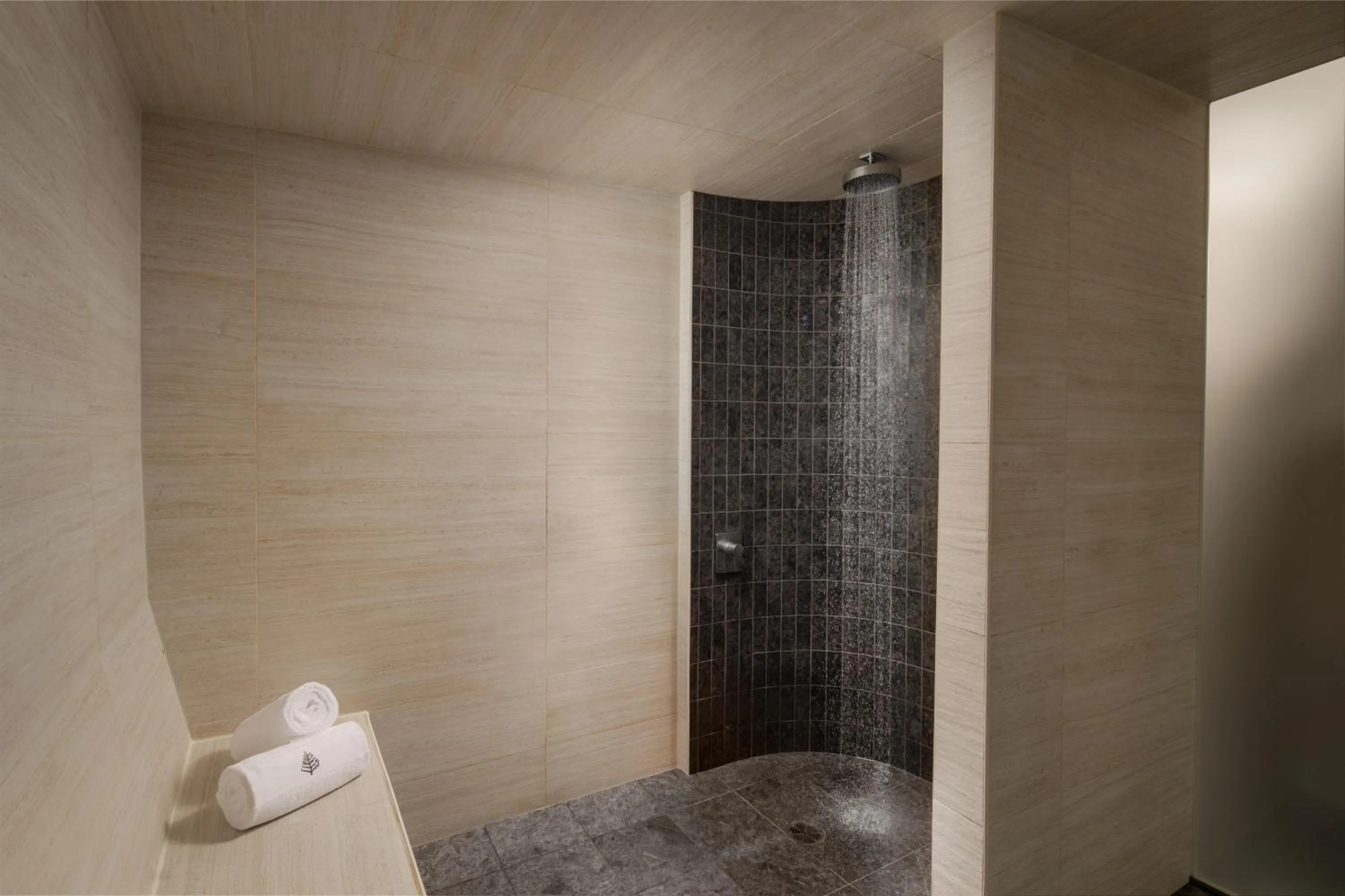 Spa and wellness centre/facilities in Four Seasons Hotel Toronto