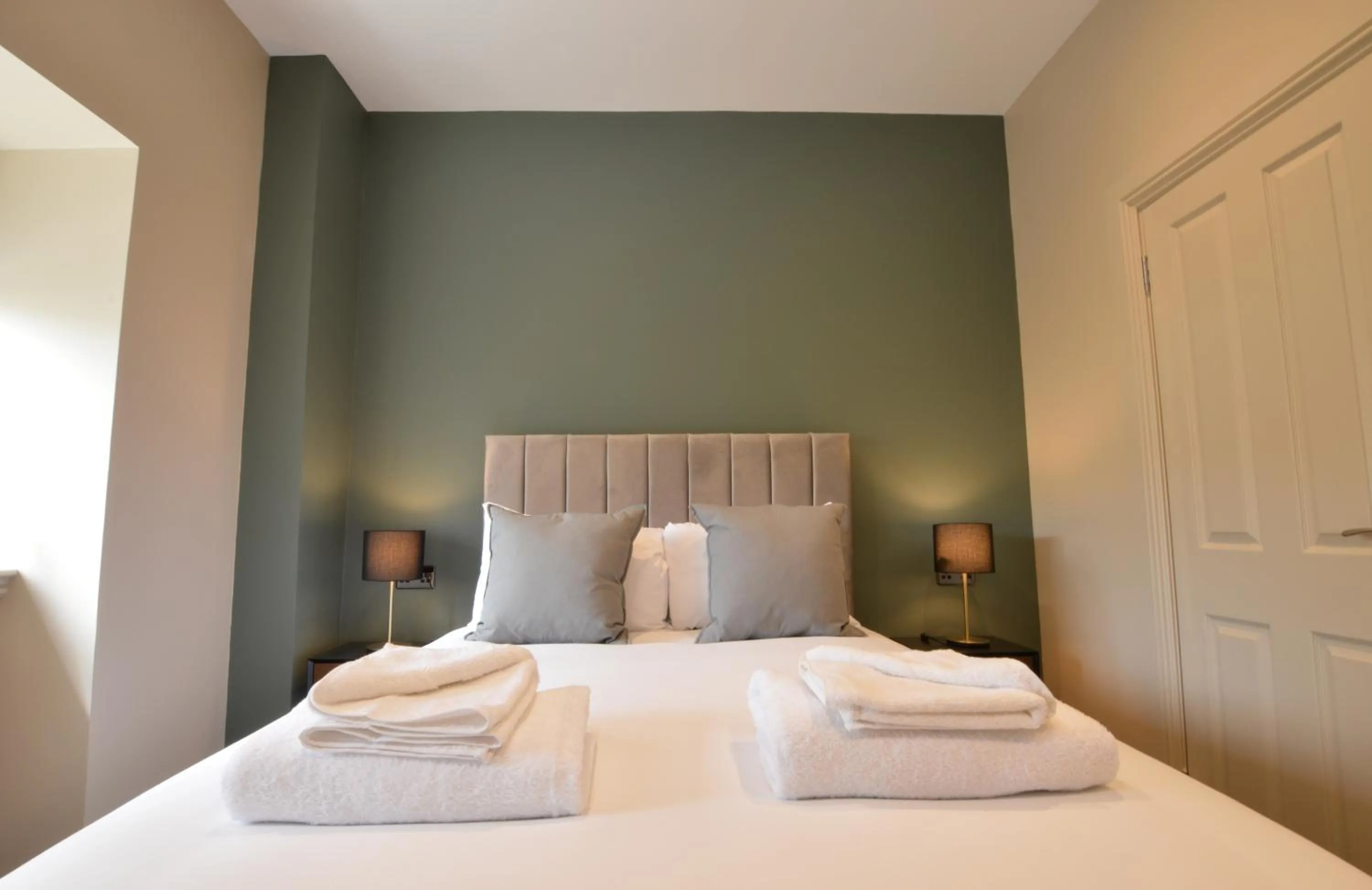 Photo of the whole room, Bed in Raniven
