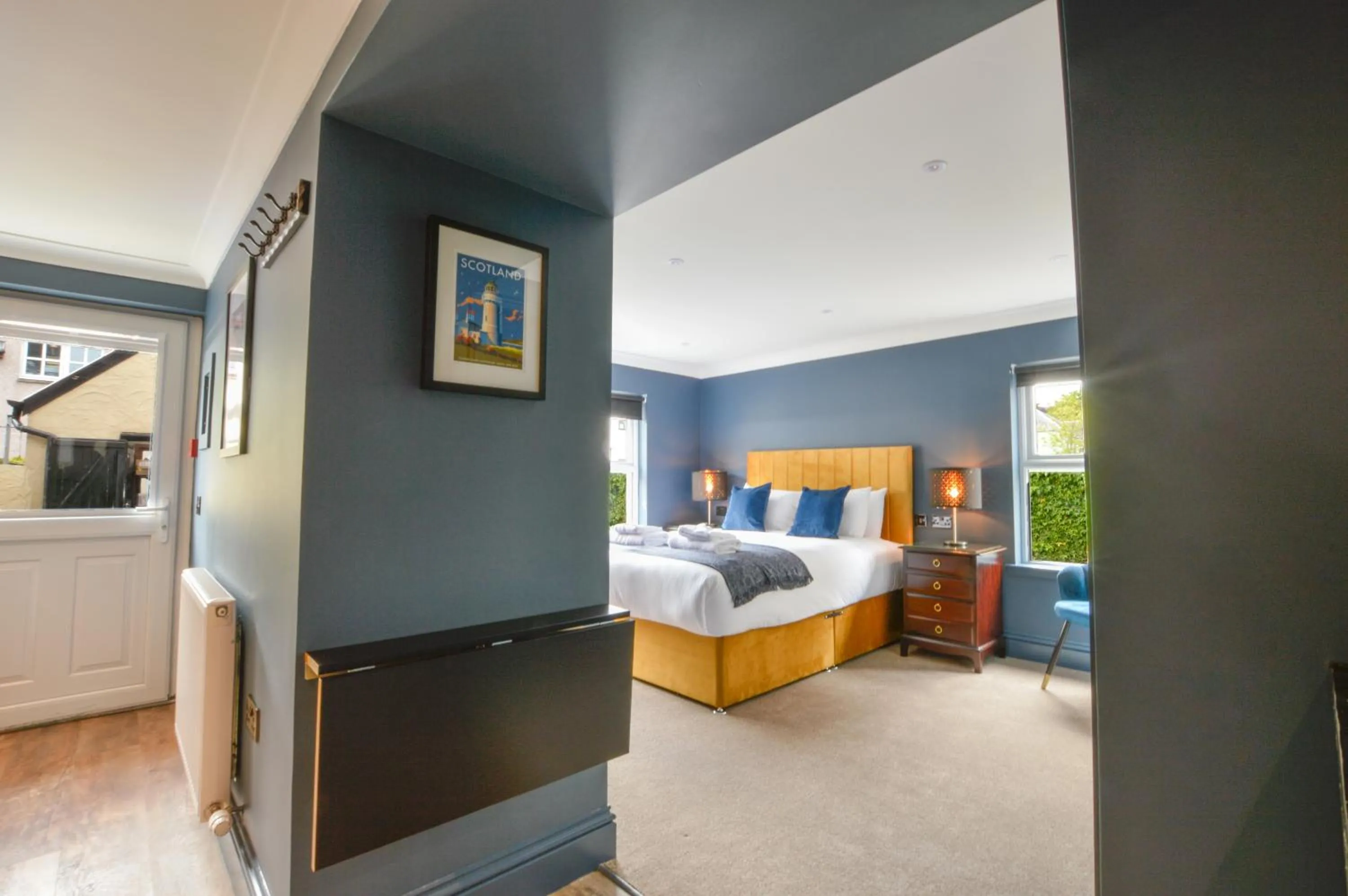 Photo of the whole room, Bed in Raniven