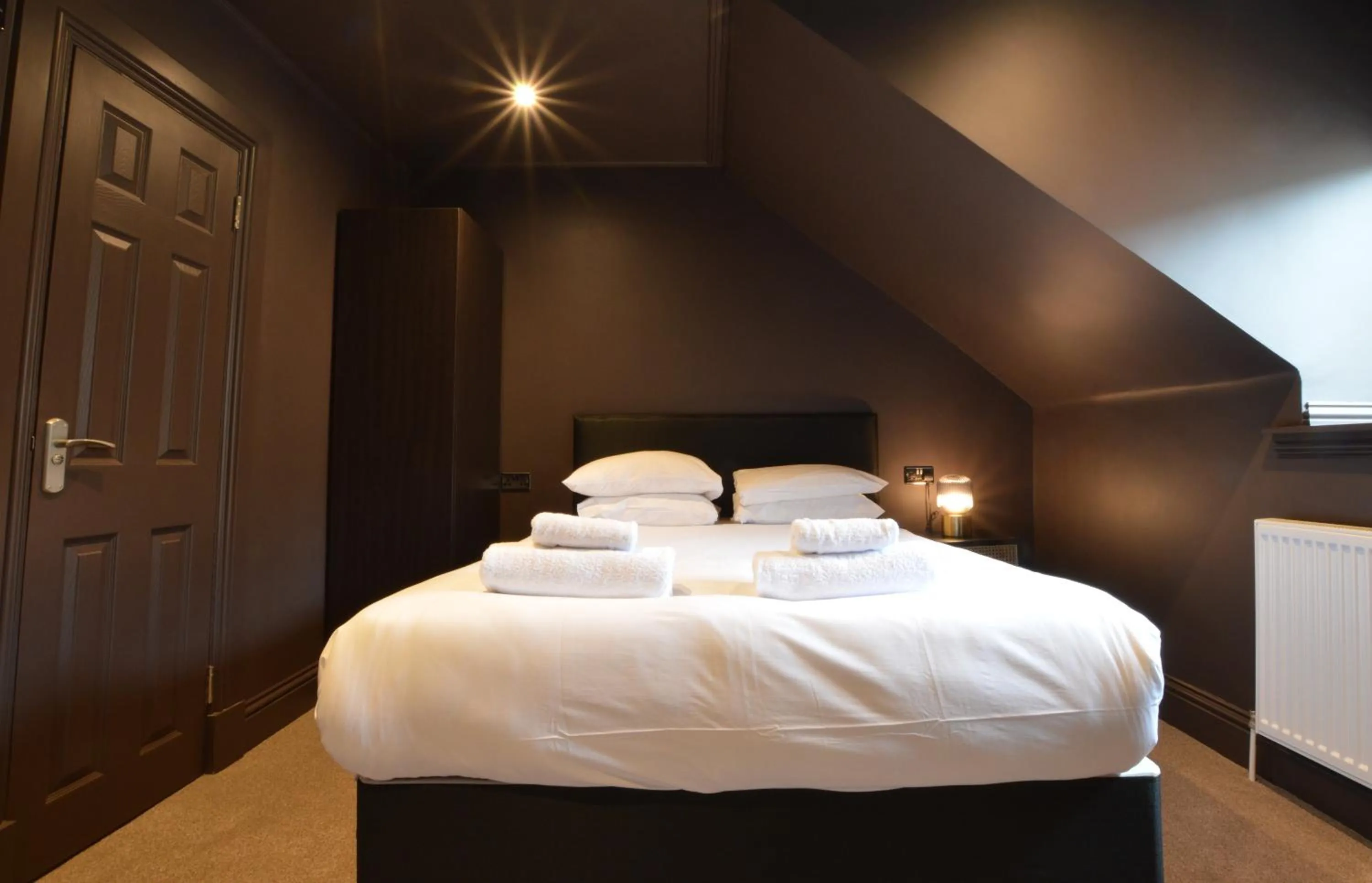 Bedroom, Bed in Raniven