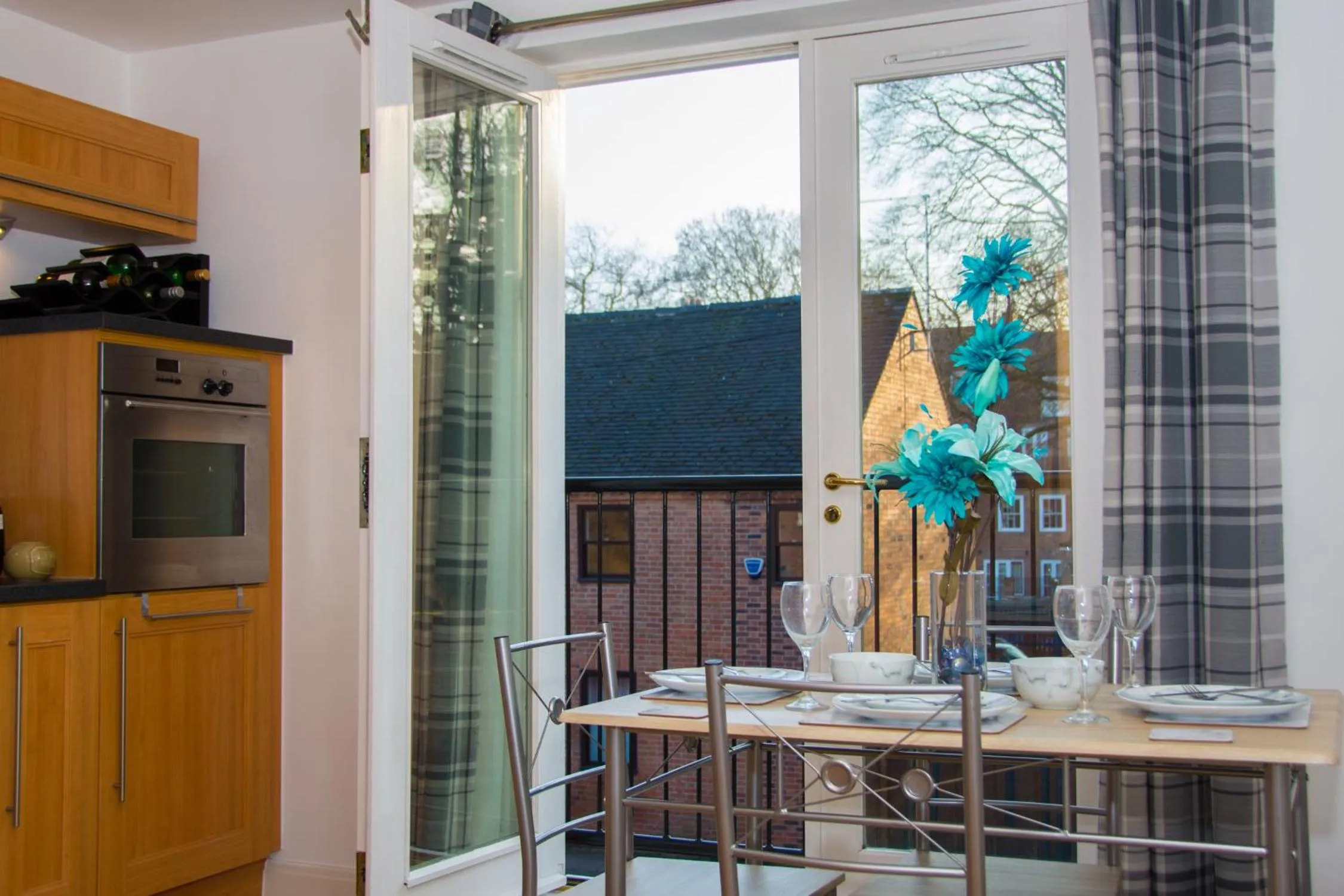 Kitchen or kitchenette in Grand Central Friar Gate Deluxe