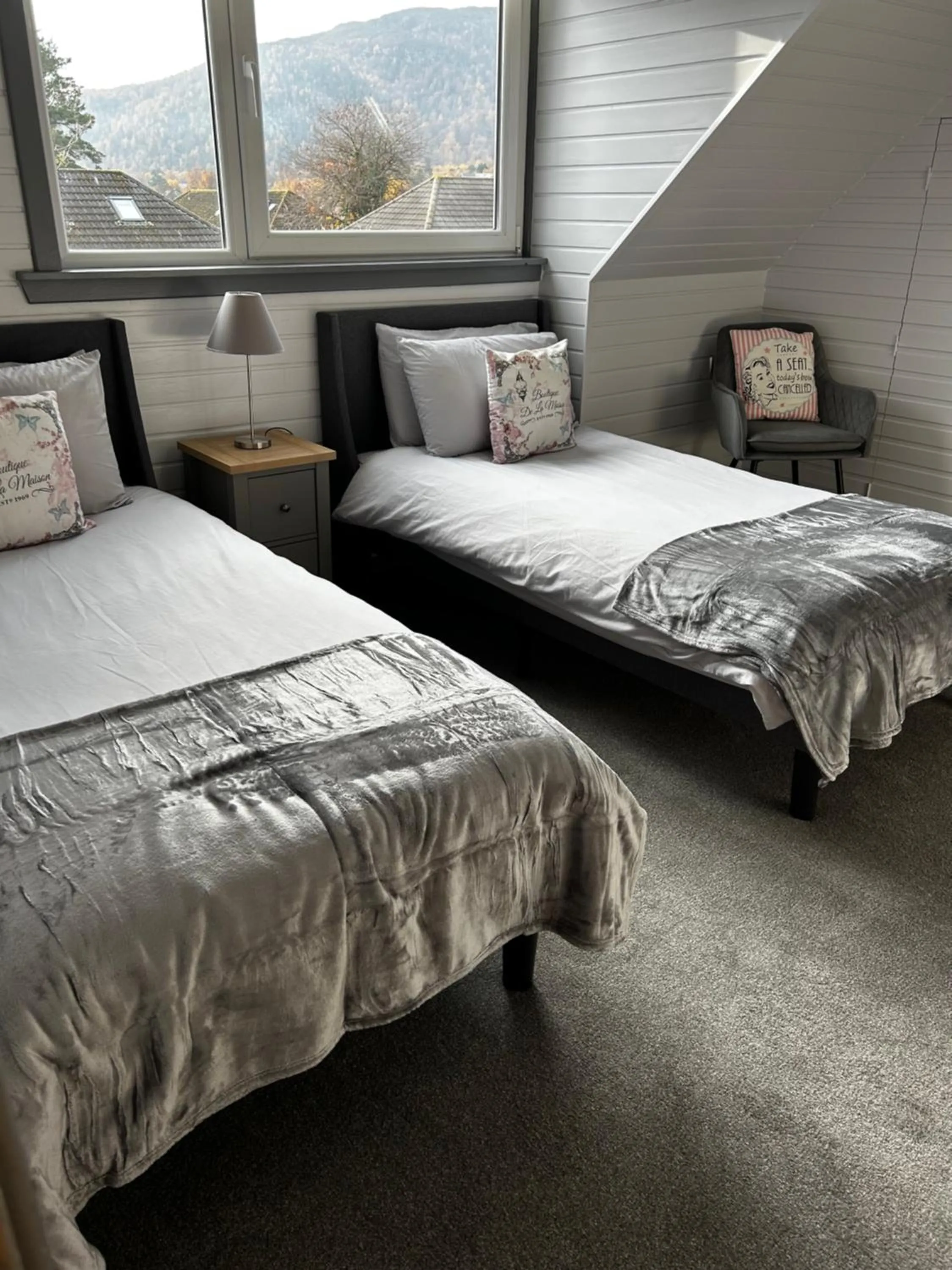 Bed in Dunroamin Bed and Breakfast