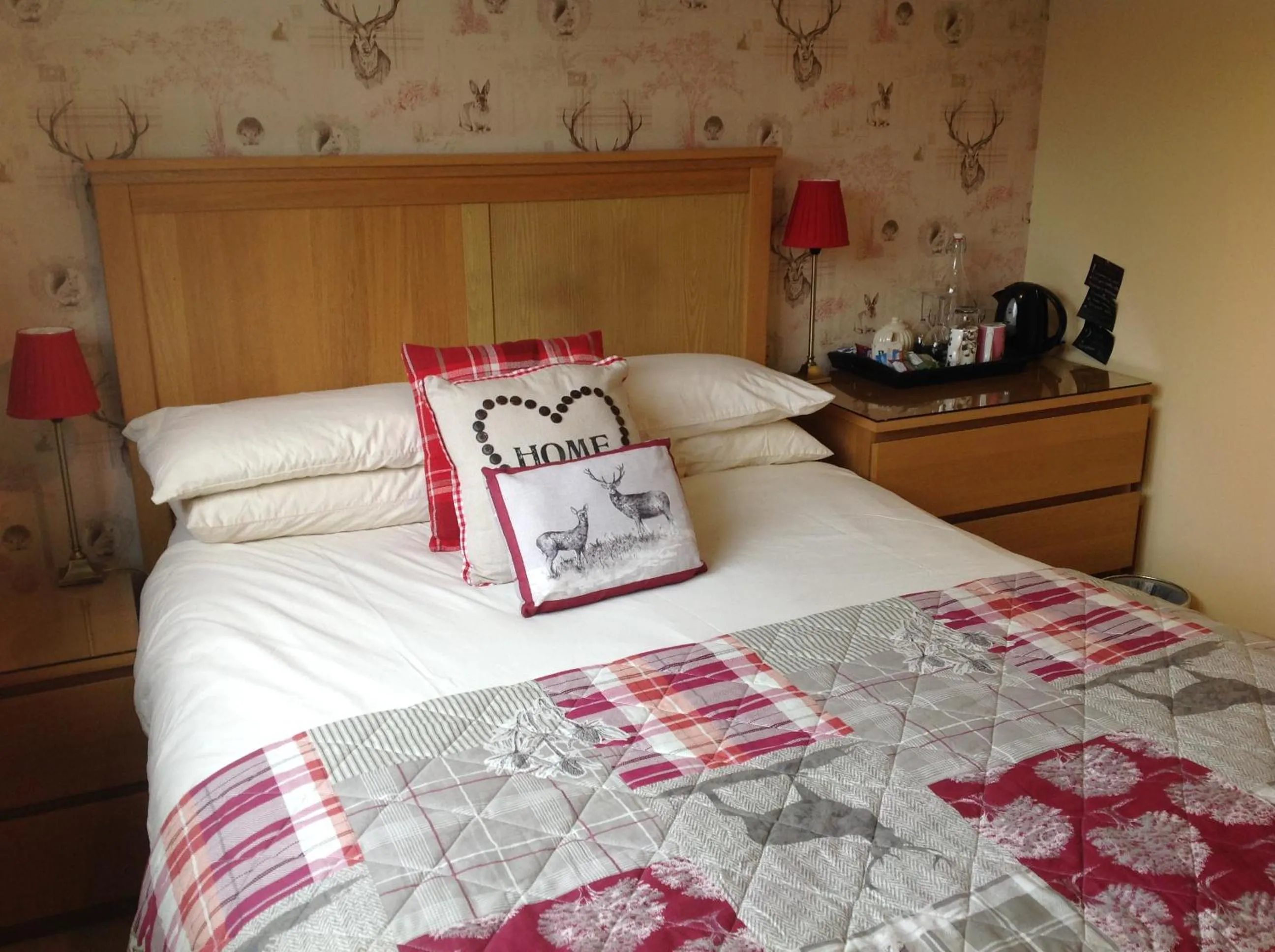 Bedroom, Bed in Dunroamin Bed and Breakfast