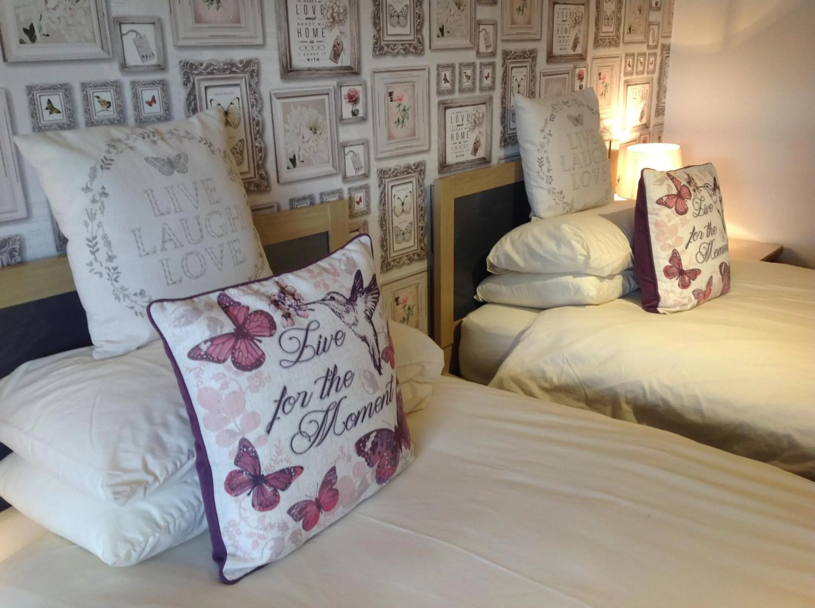 Bathroom, Bed in Dunroamin Bed and Breakfast