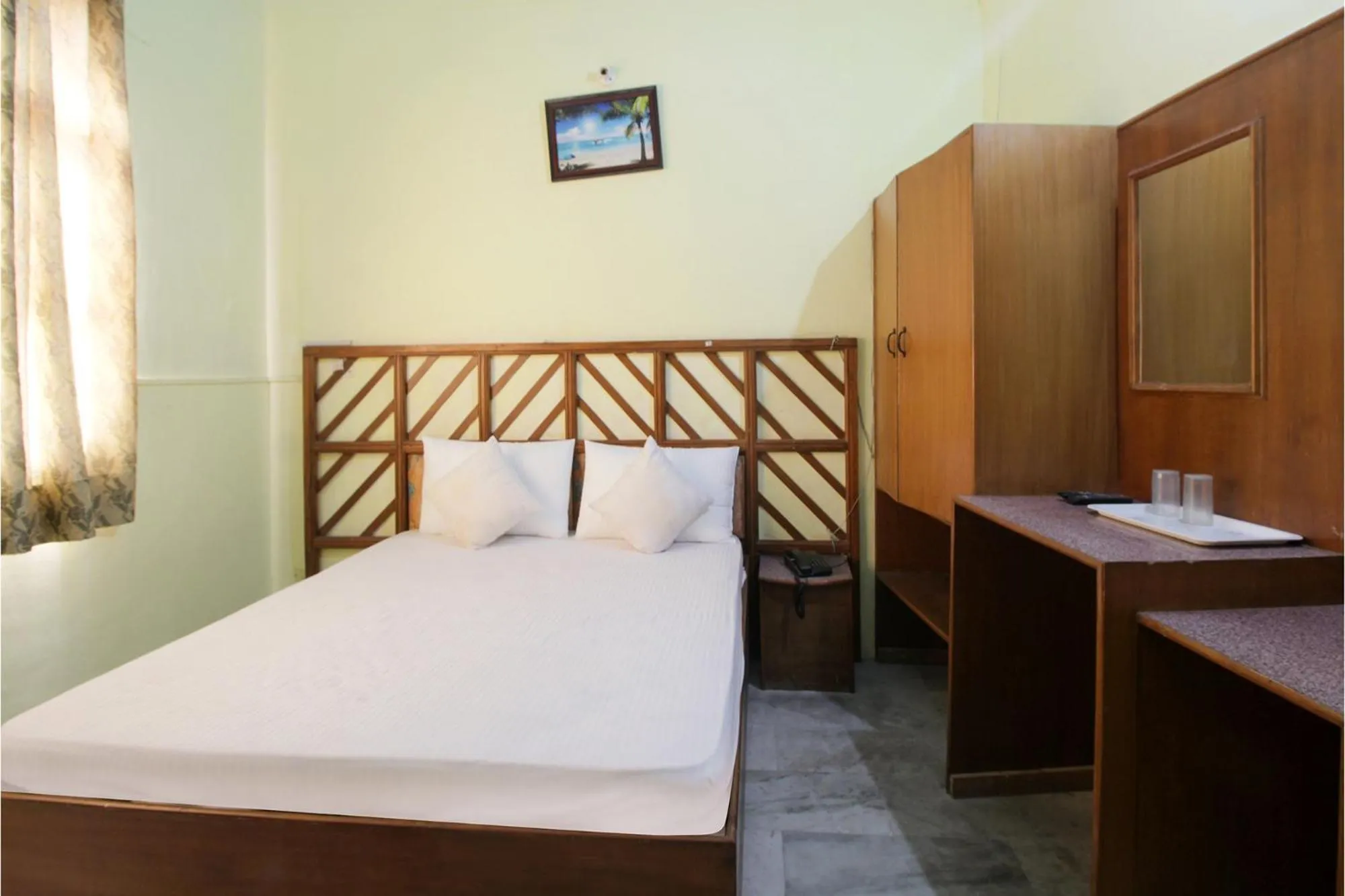 Bed in Hotel Pinjore Holiday Home