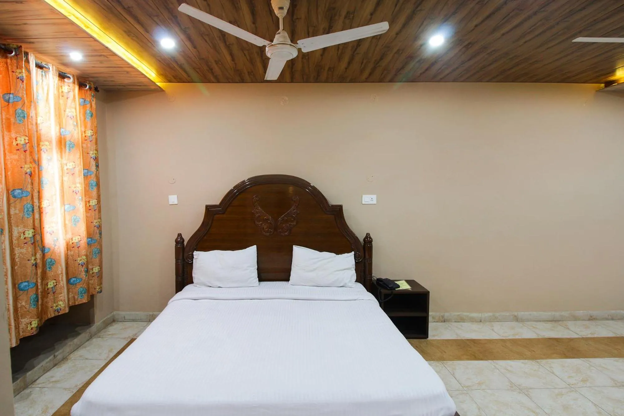 Bed in Hotel Pinjore Holiday Home