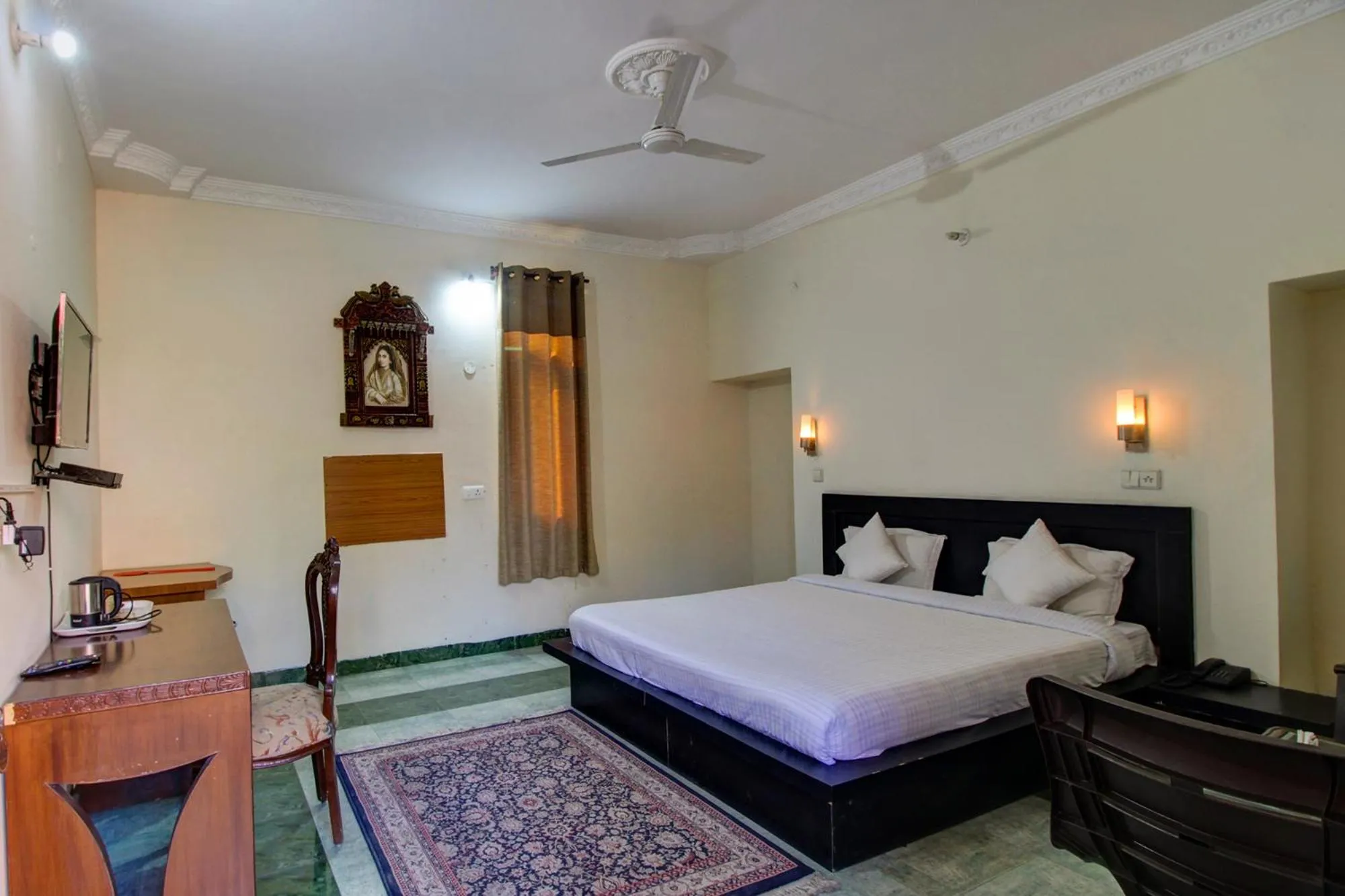 Bed in Hotel Pinjore Holiday Home