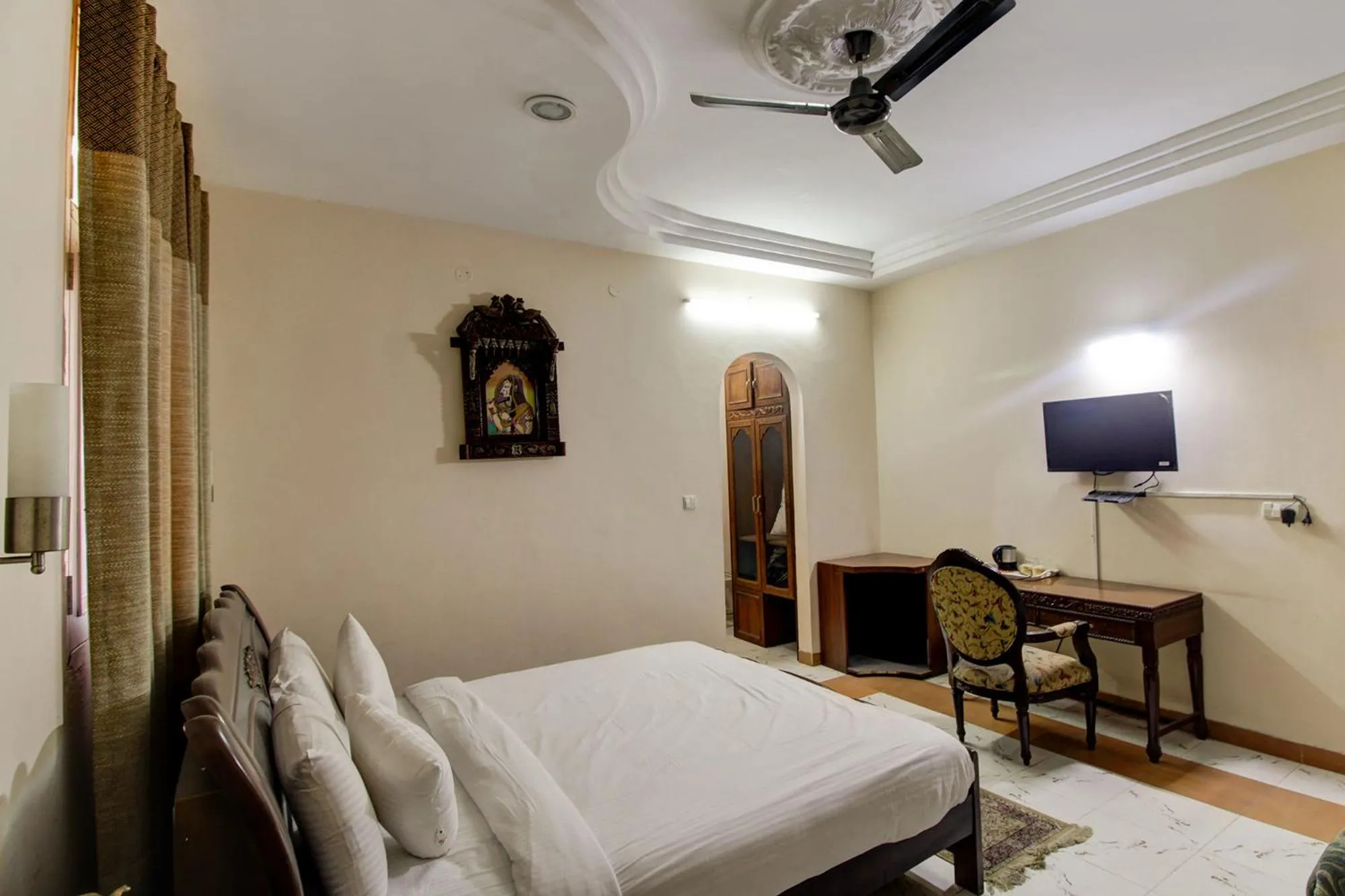 Bed in Hotel Pinjore Holiday Home