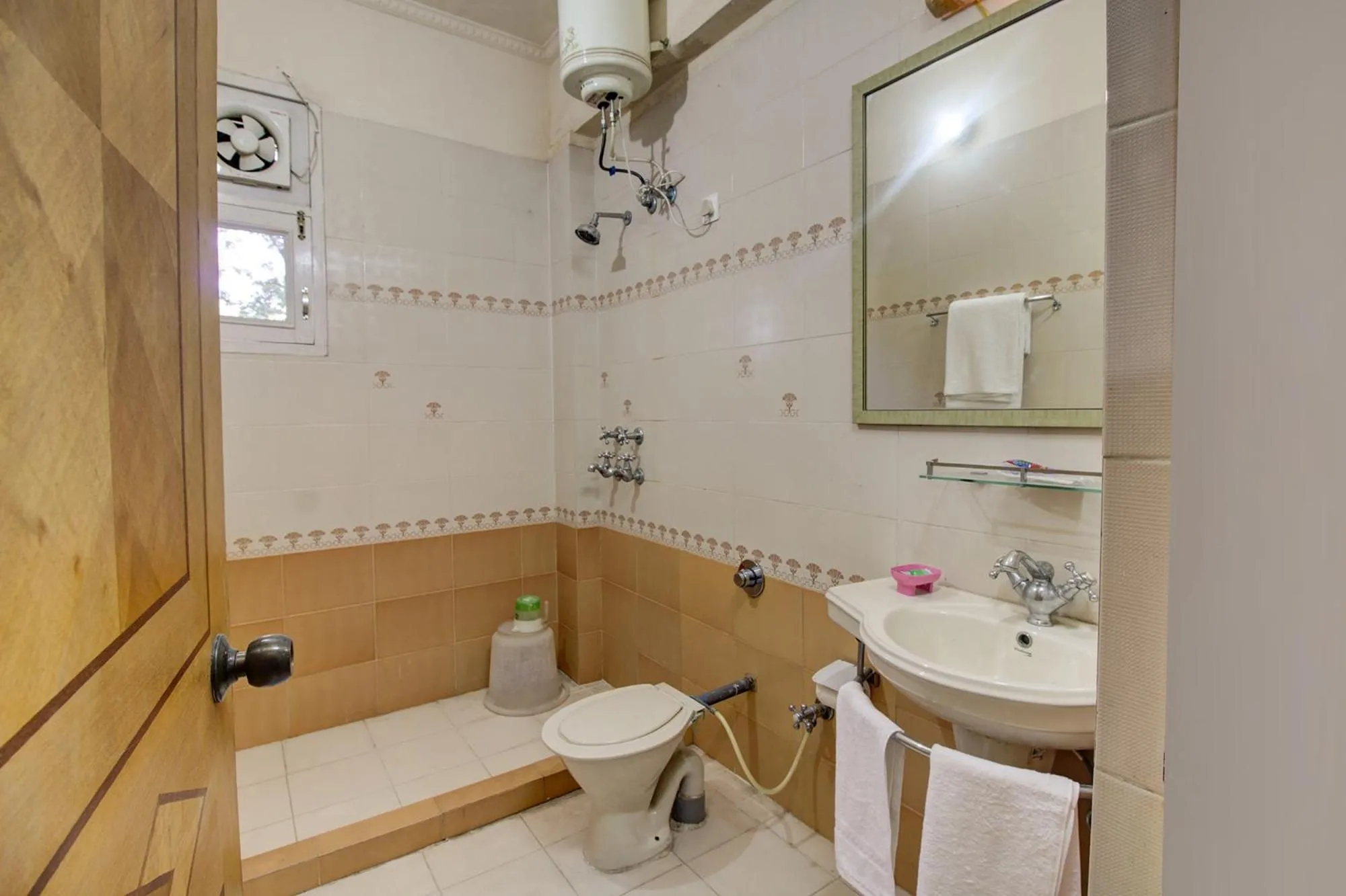 Bathroom in Hotel Pinjore Holiday Home