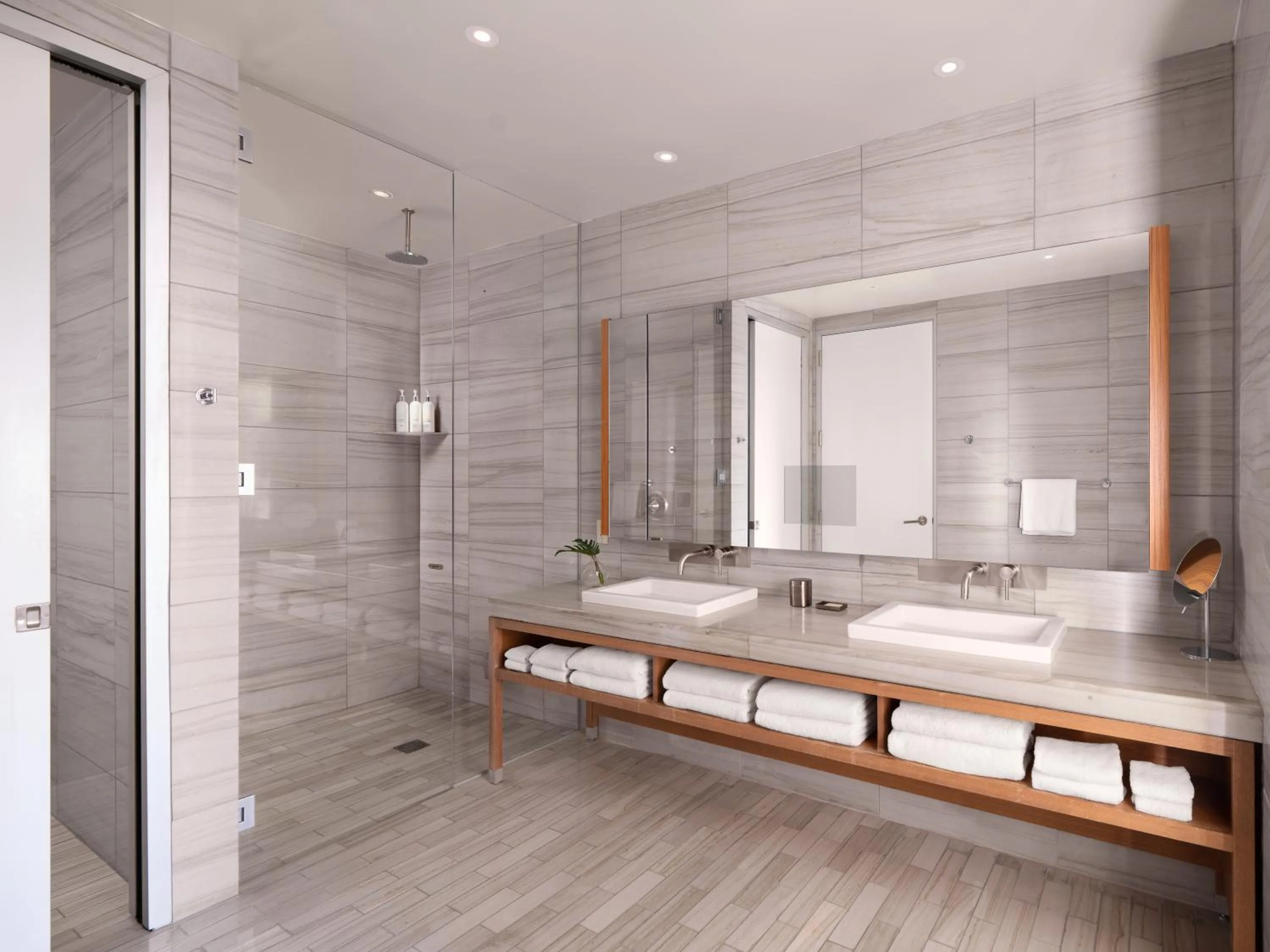 Shower in Alma San Diego Downtown, a Tribute Portfolio Hotel