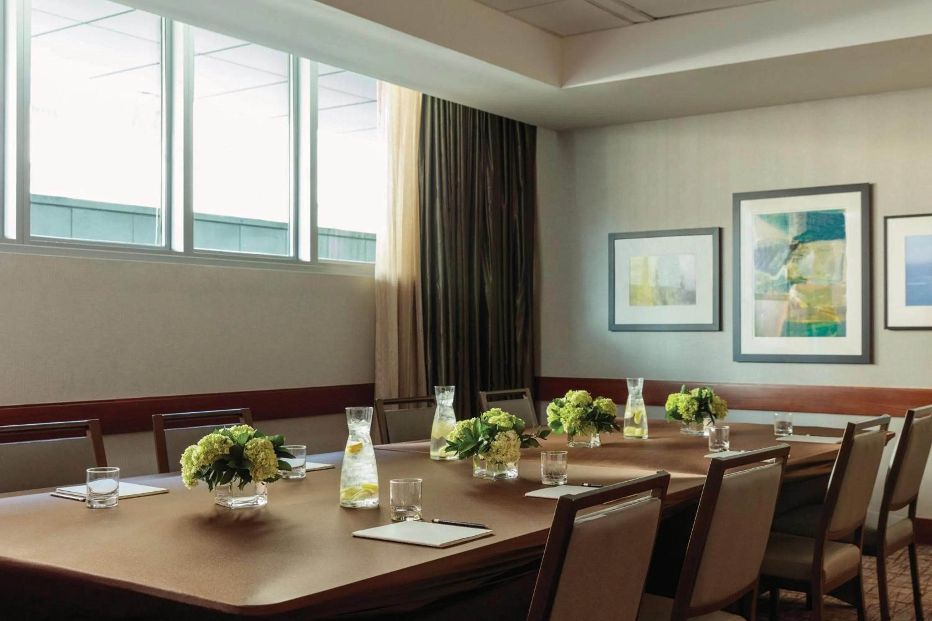 Meeting/conference room in Alma San Diego Downtown, a Tribute Portfolio Hotel