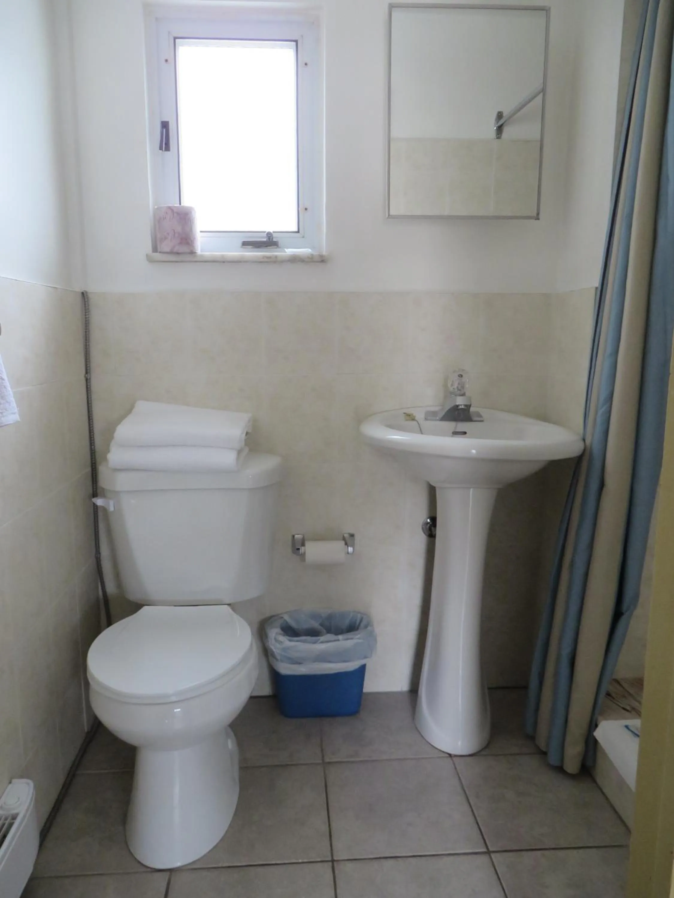 Bathroom in iCheck Inn Motel