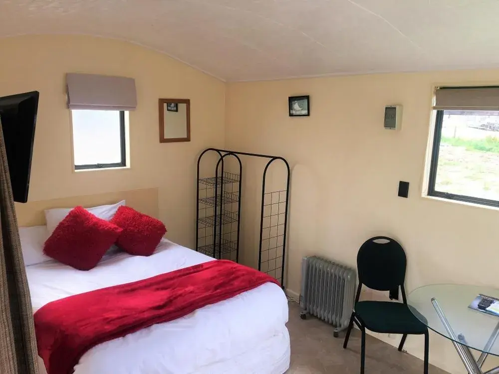 Ensuite Unit in Otorohanga Kiwi Holiday Park Ensuite Unit in Otorohanga Kiwi Holiday Park