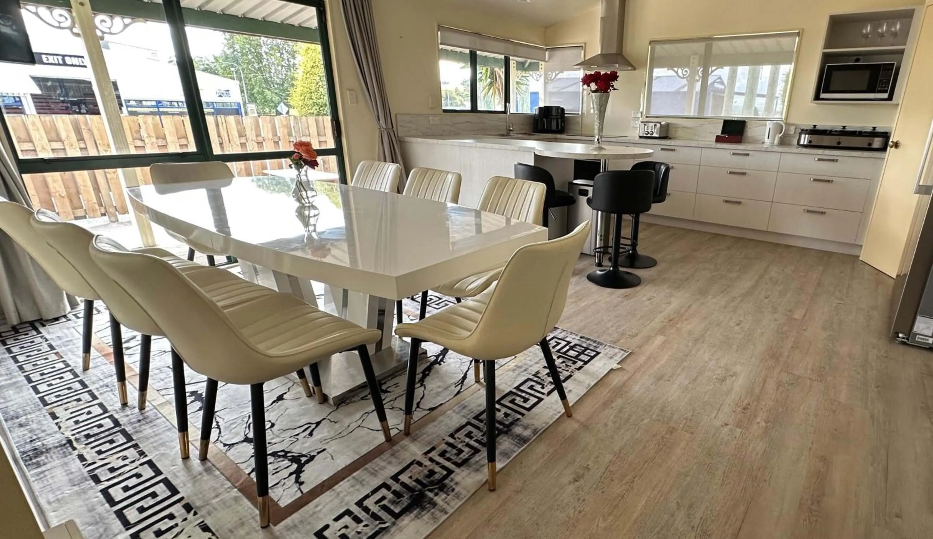 Kitchen or kitchenette in Otorohanga Kiwi Holiday Park